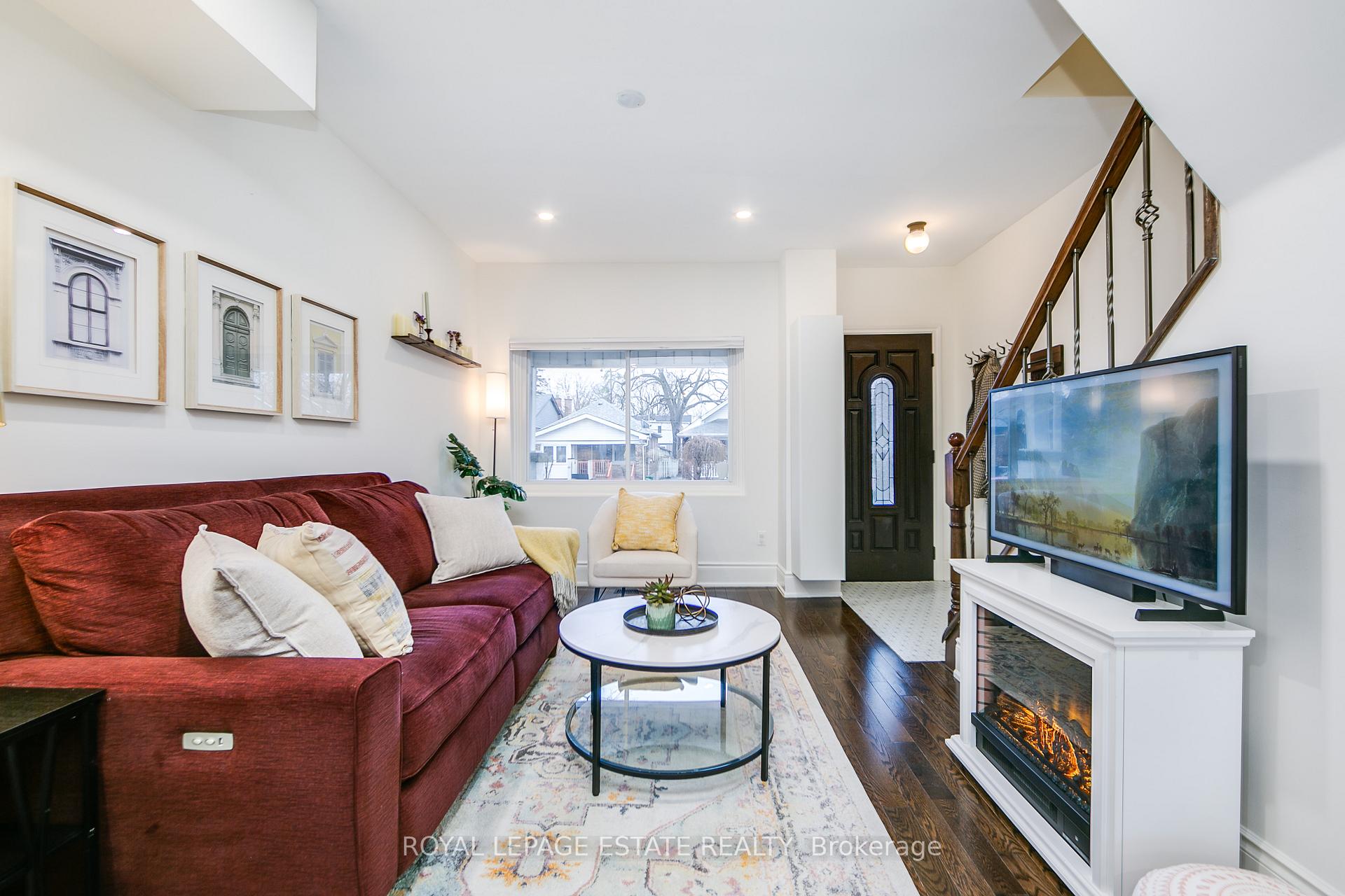 Photo 5 of 102 Springdale Boulevard, Toronto, Danforth Village-East York — HOMEH