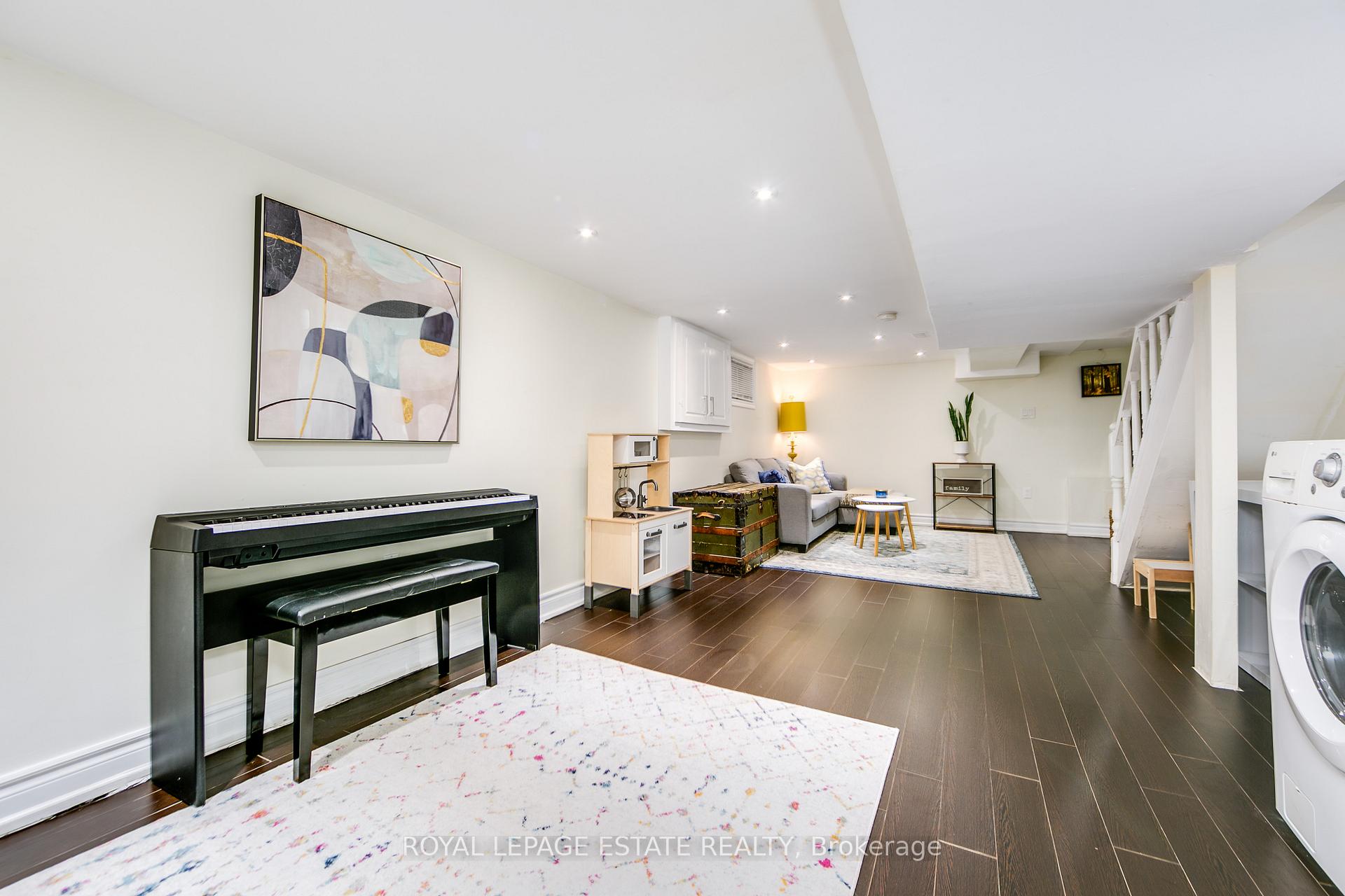 Photo 26 of 102 Springdale Boulevard, Toronto, Danforth Village-East York — HOMEH