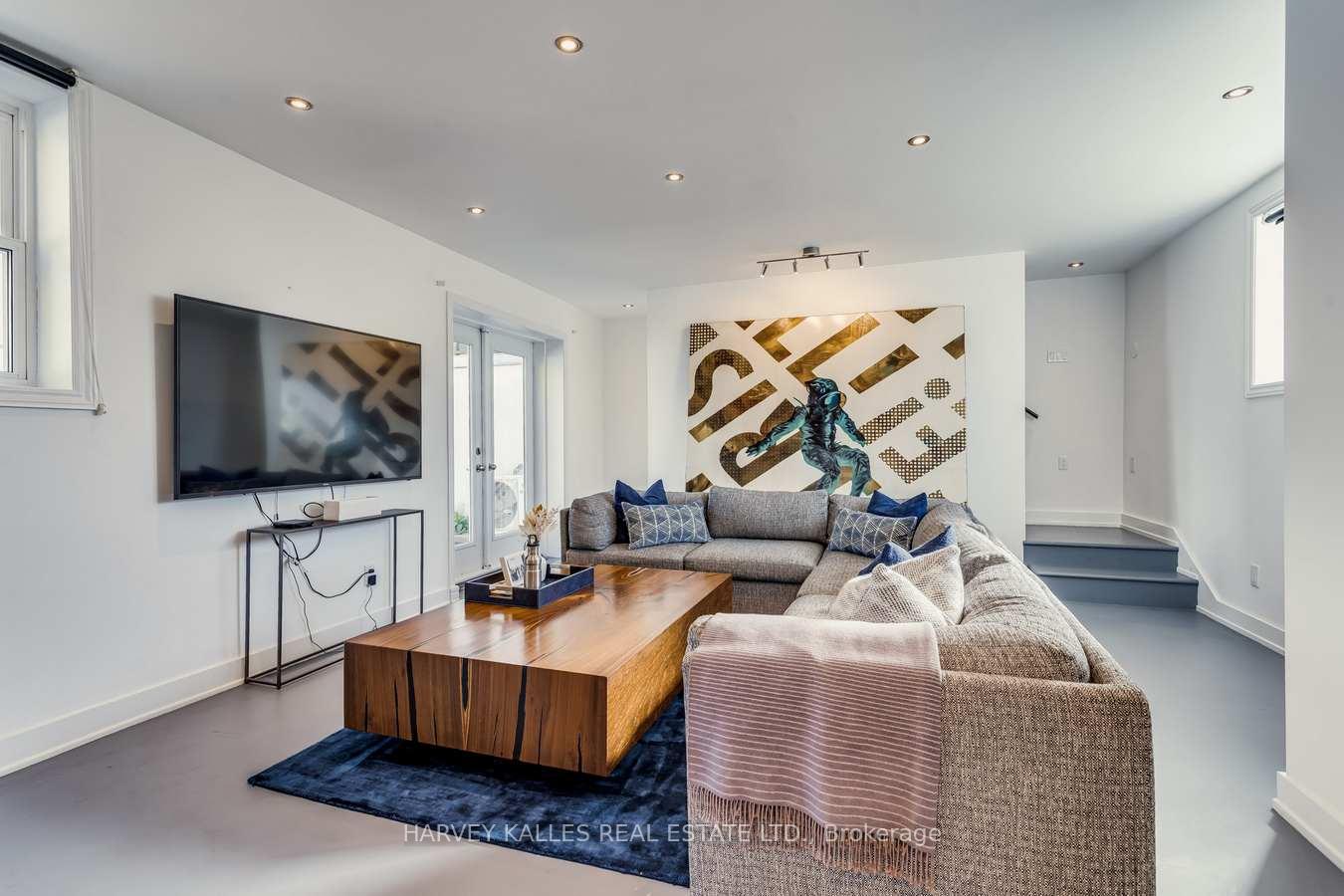Photo 6 of Unit Coach, 42 Lakeview Avenue, Toronto, Trinity-Bellwoods — HOMEH