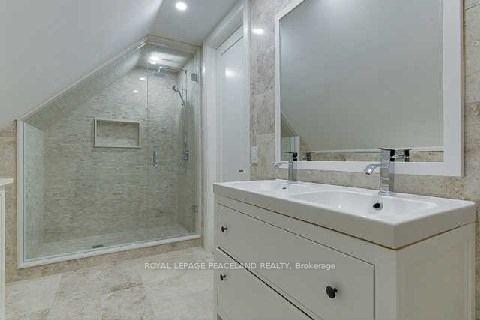 Photo 12 of Unit Upper L, 476 Oriole Parkway, Toronto, Yonge-Eglinton — HOMEH