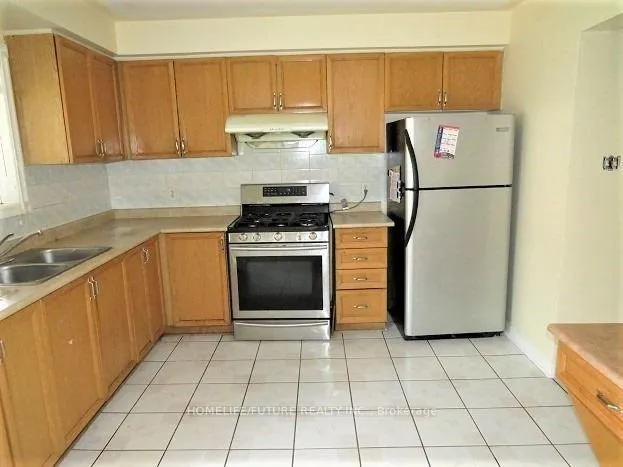 Photo 4 of 105 Kruger Road, Markham, Middlefield — HOMEH
