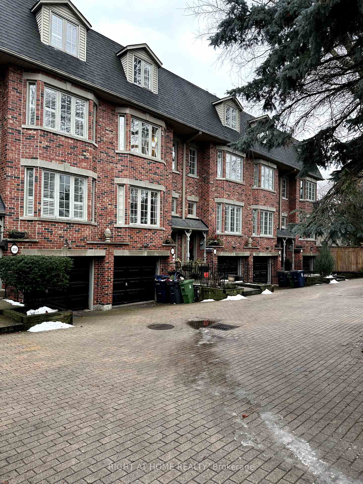 Photo 7 of 35E Spruce Street, Toronto, Cabbagetown-South St. James Town — HOMEH