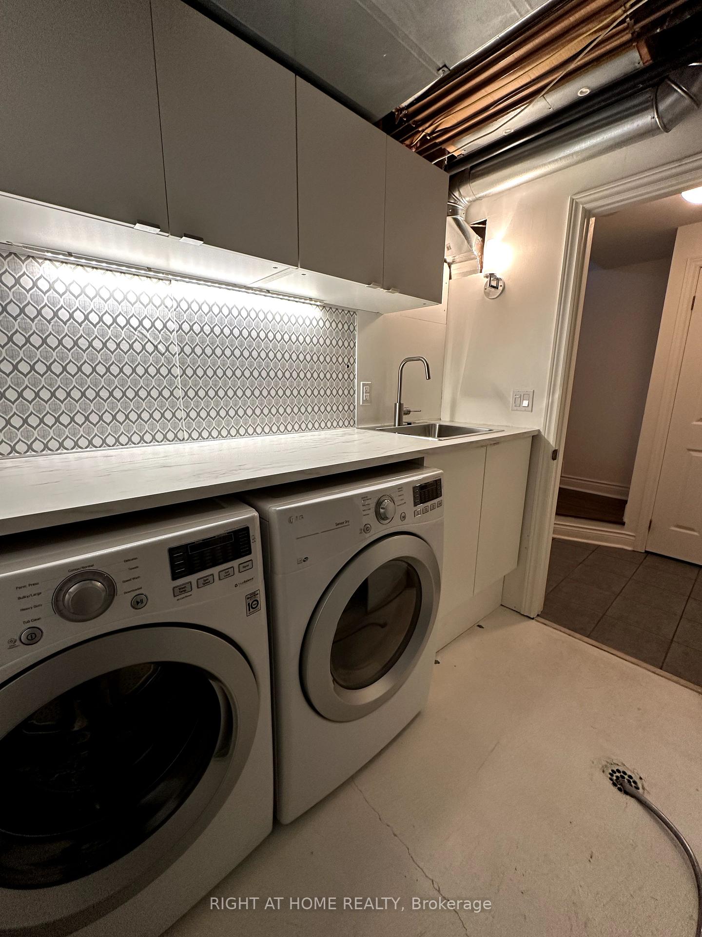 Photo 17 of 35E Spruce Street, Toronto, Cabbagetown-South St. James Town — HOMEH