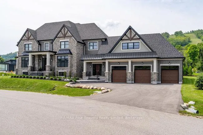 Front of 101 Grindelwald Court