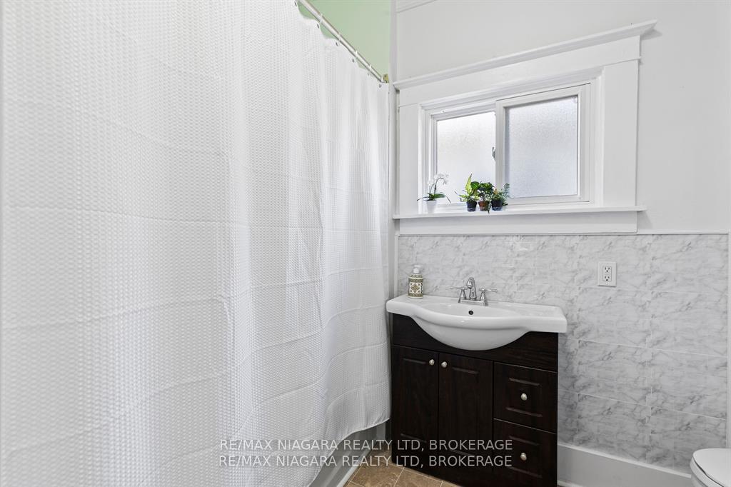 Photo 13 of 28 Ann Street, Thorold, Thorold Downtown — HOMEH