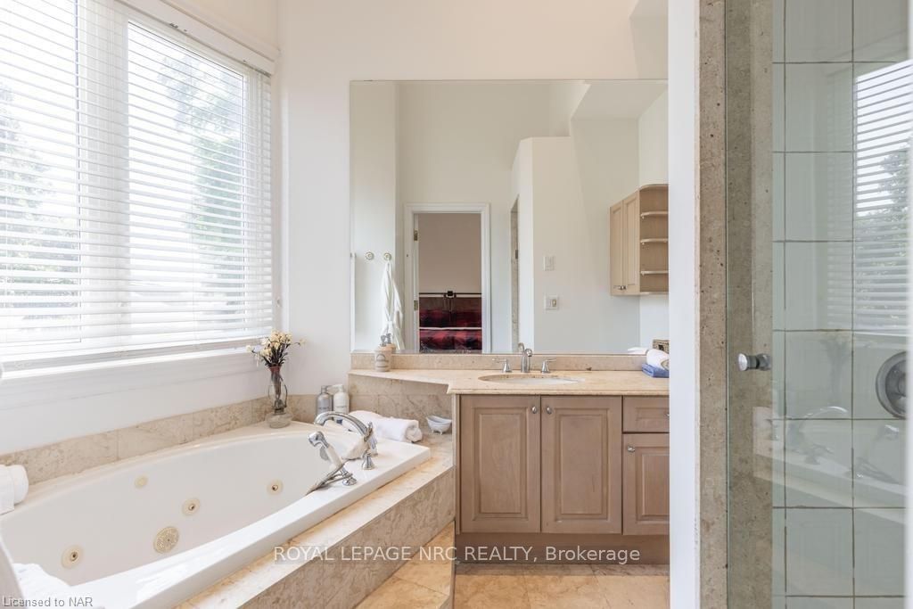 Photo 17 of 60 Burnaby Boulevard, Toronto, Lawrence Park South — HOMEH