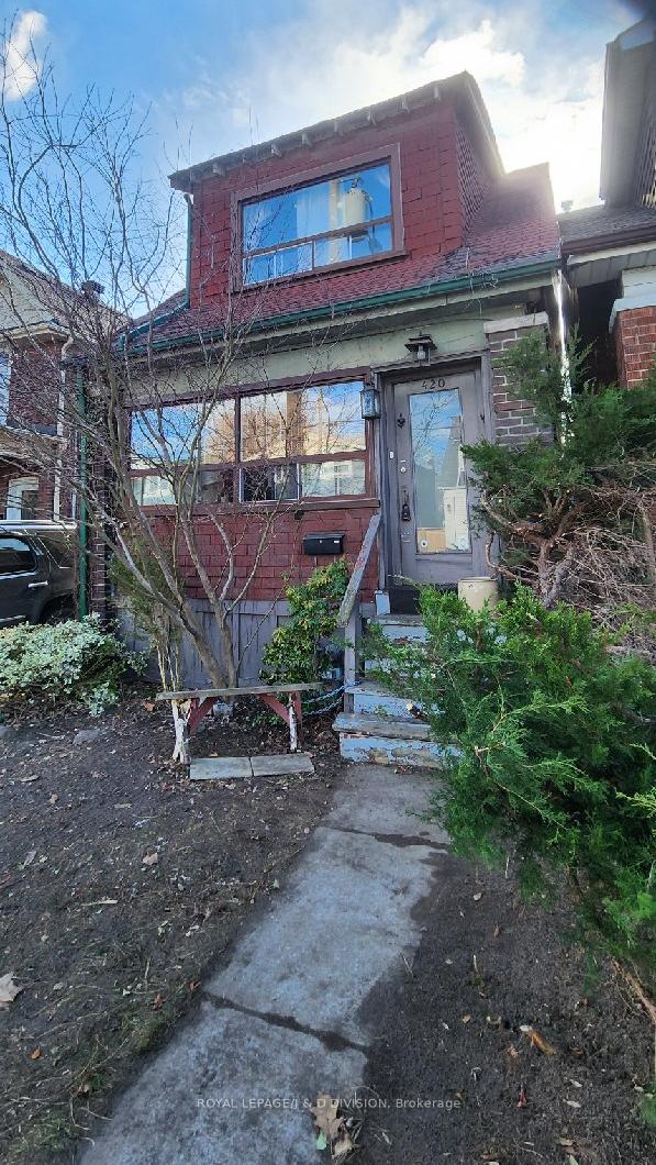 Photo 1 of 420 Main Street, Toronto, Woodbine-Lumsden — HOMEH