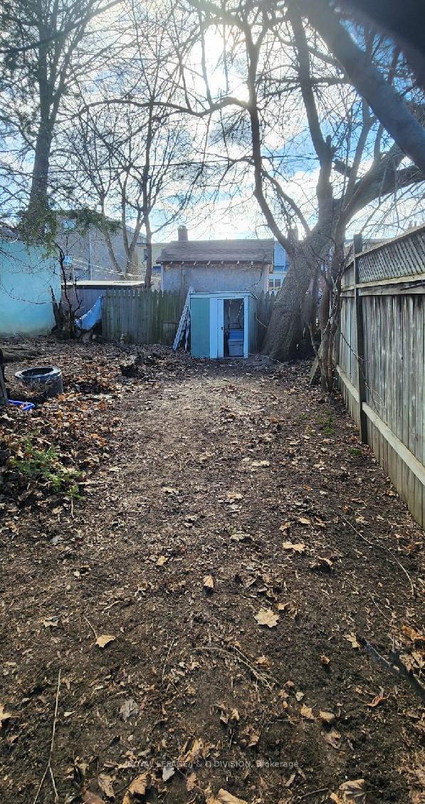 Photo 3 of 420 Main Street, Toronto, Woodbine-Lumsden — HOMEH