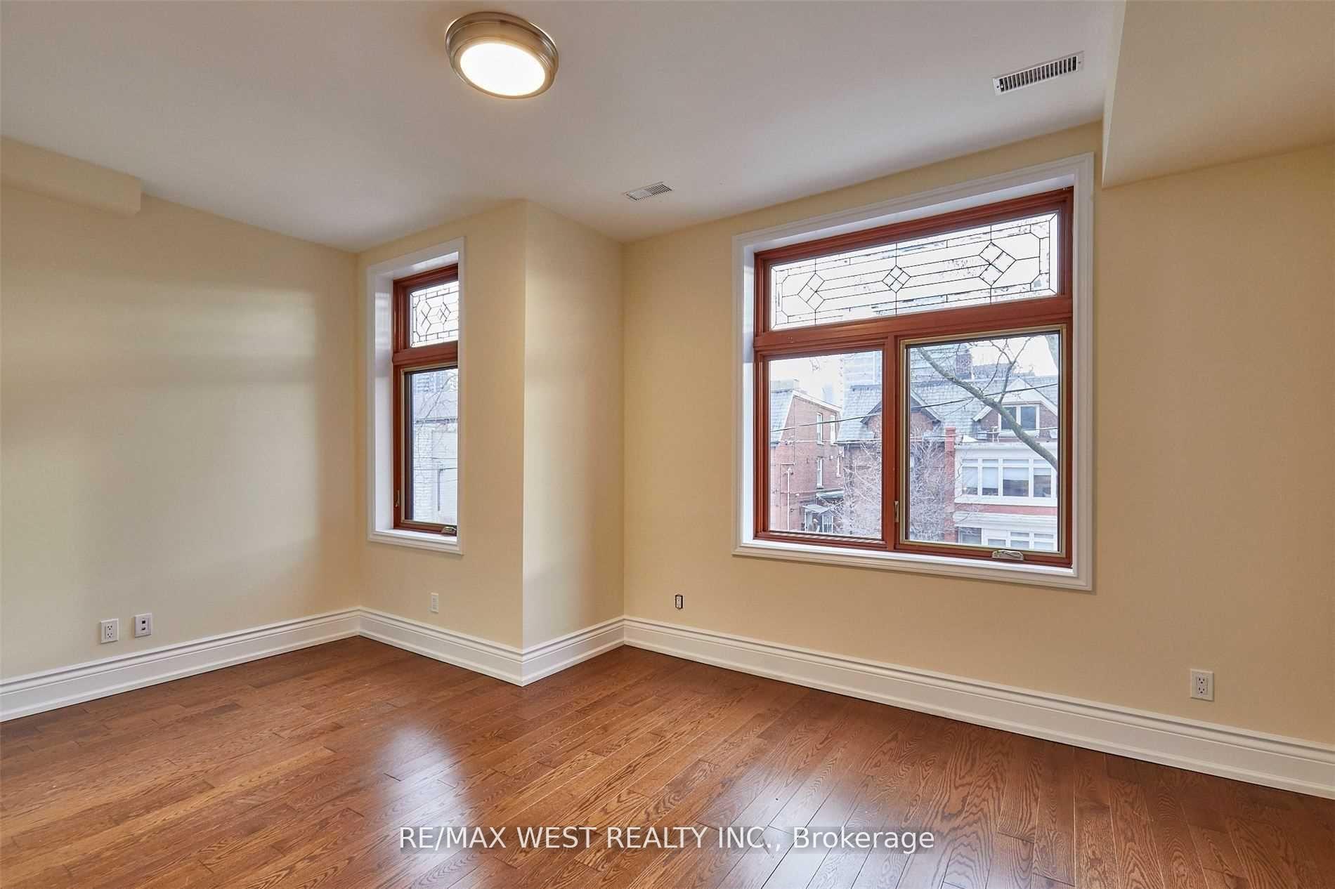 Photo 6 of Unit Upper, 28 Dupont Street, Toronto, The Annex — HOMEH