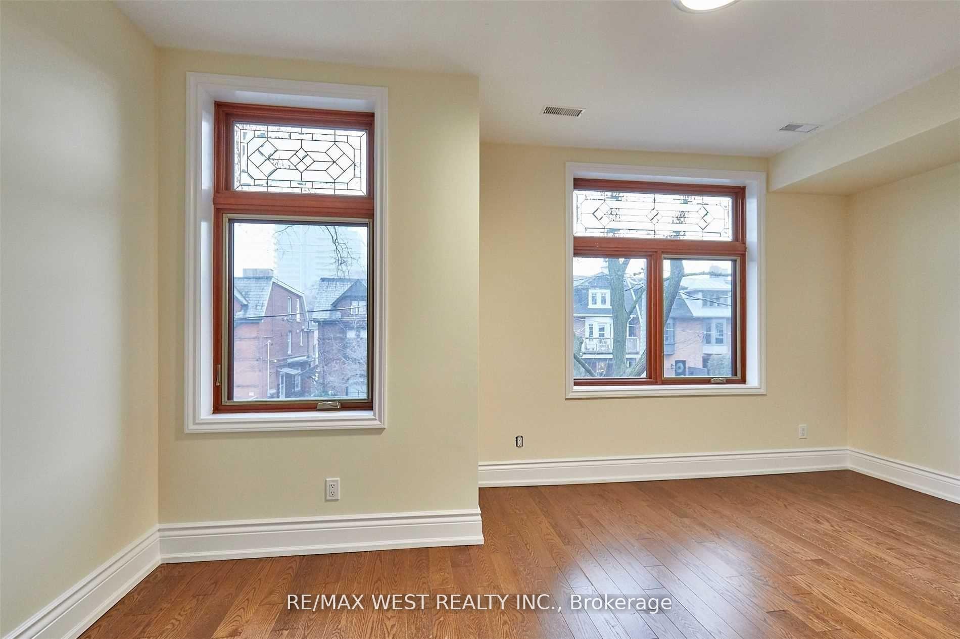 Photo 10 of Unit Upper, 28 Dupont Street, Toronto, The Annex — HOMEH