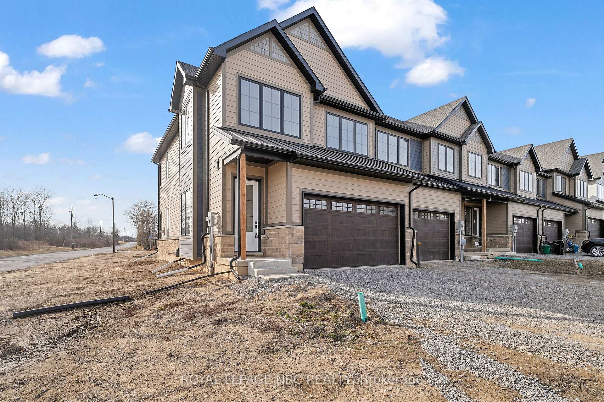 Photo 3 of 31 Beaverloch Drive, Thorold, Confederation Heights — HOMEH