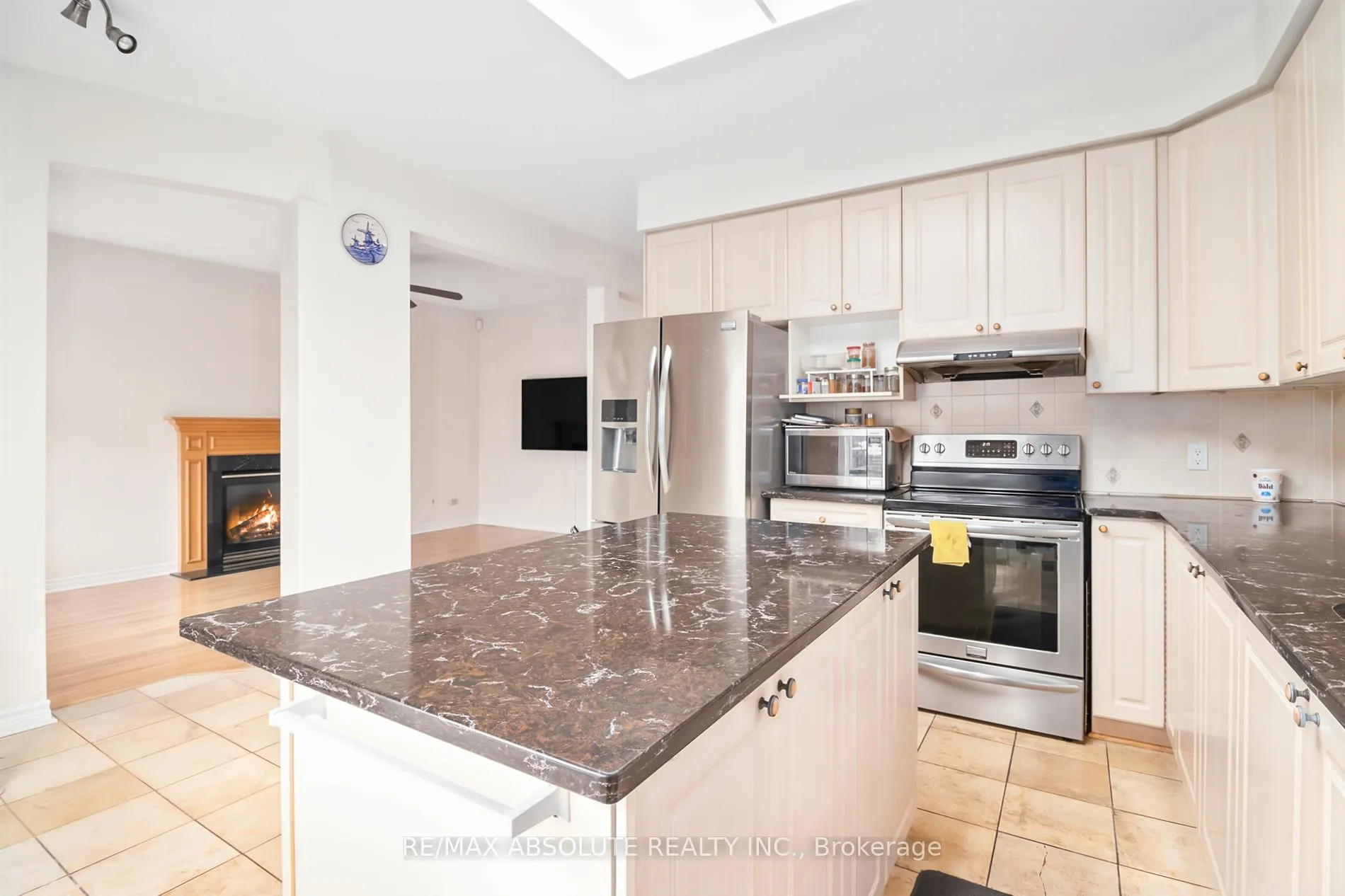 Photo 8 of 12 Oak Grove Street, Ottawa, Barrhaven East — HOMEH