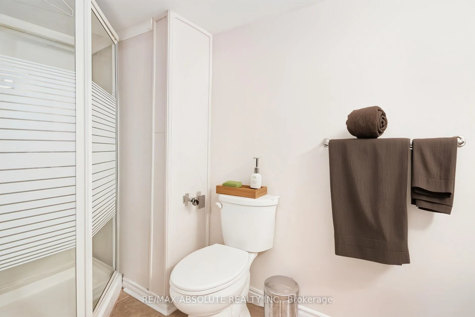 Photo 17 of 12 Oak Grove Street, Ottawa, Barrhaven East — HOMEH