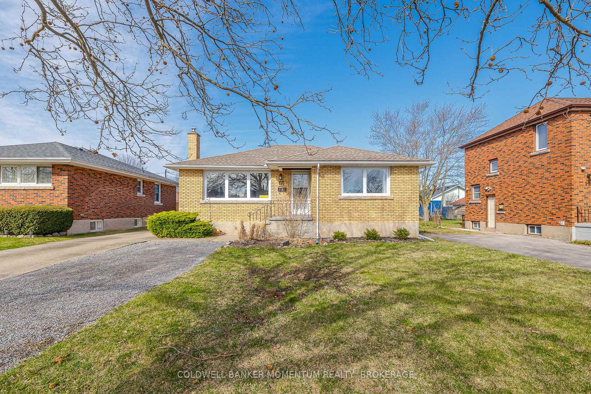 Photo 3 of 17 Mcmann Drive, Thorold, Thorold Downtown — HOMEH