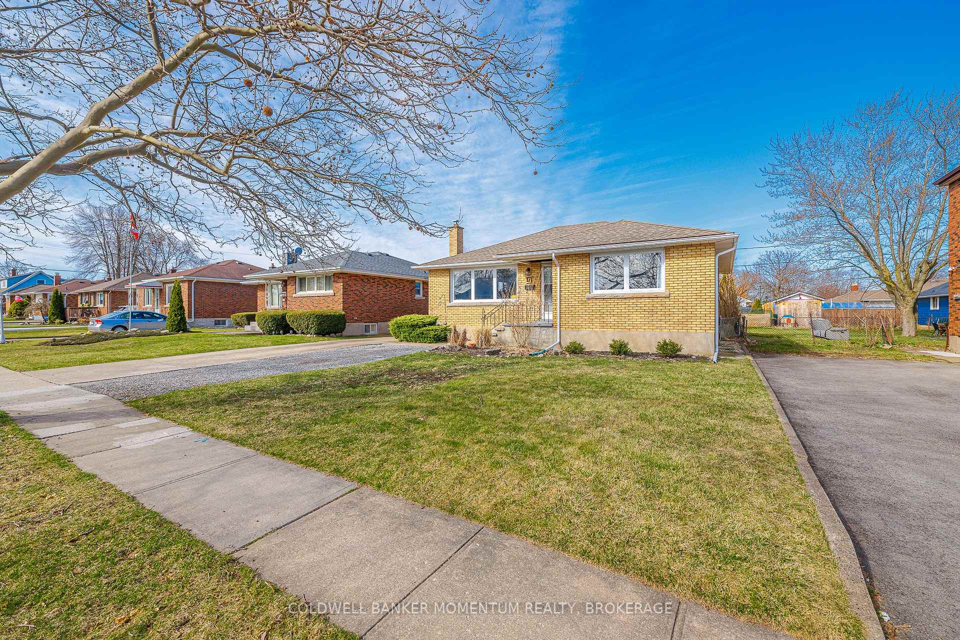 Photo 4 of 17 Mcmann Drive, Thorold, Thorold Downtown — HOMEH