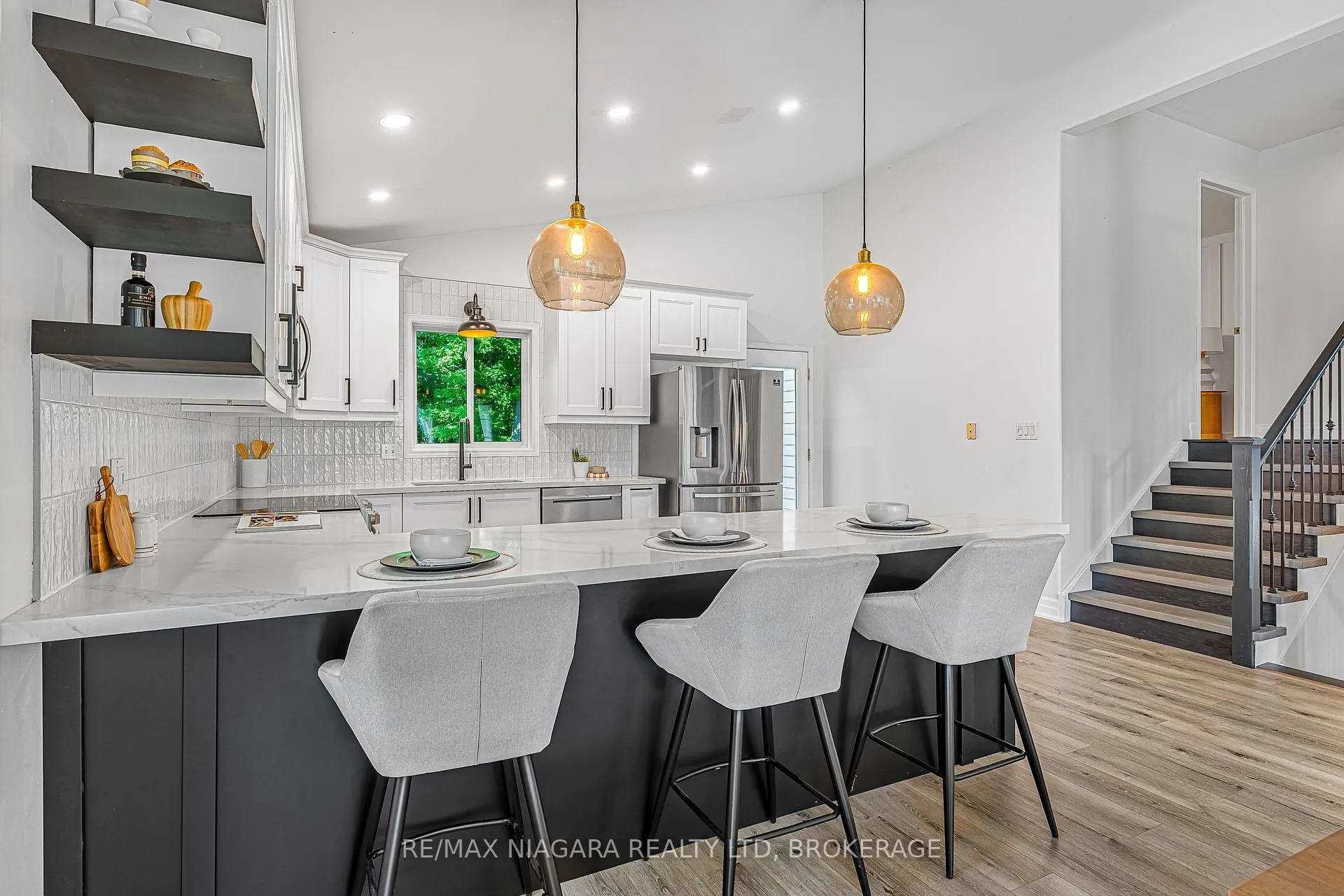 Photo 12 of 113 Foxtail Avenue, Welland, West Welland — HOMEH