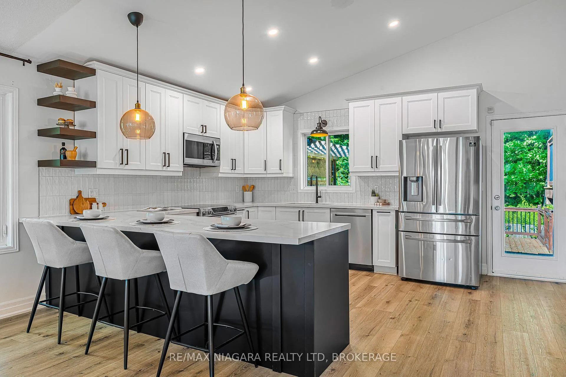 Photo 13 of 113 Foxtail Avenue, Welland, West Welland — HOMEH