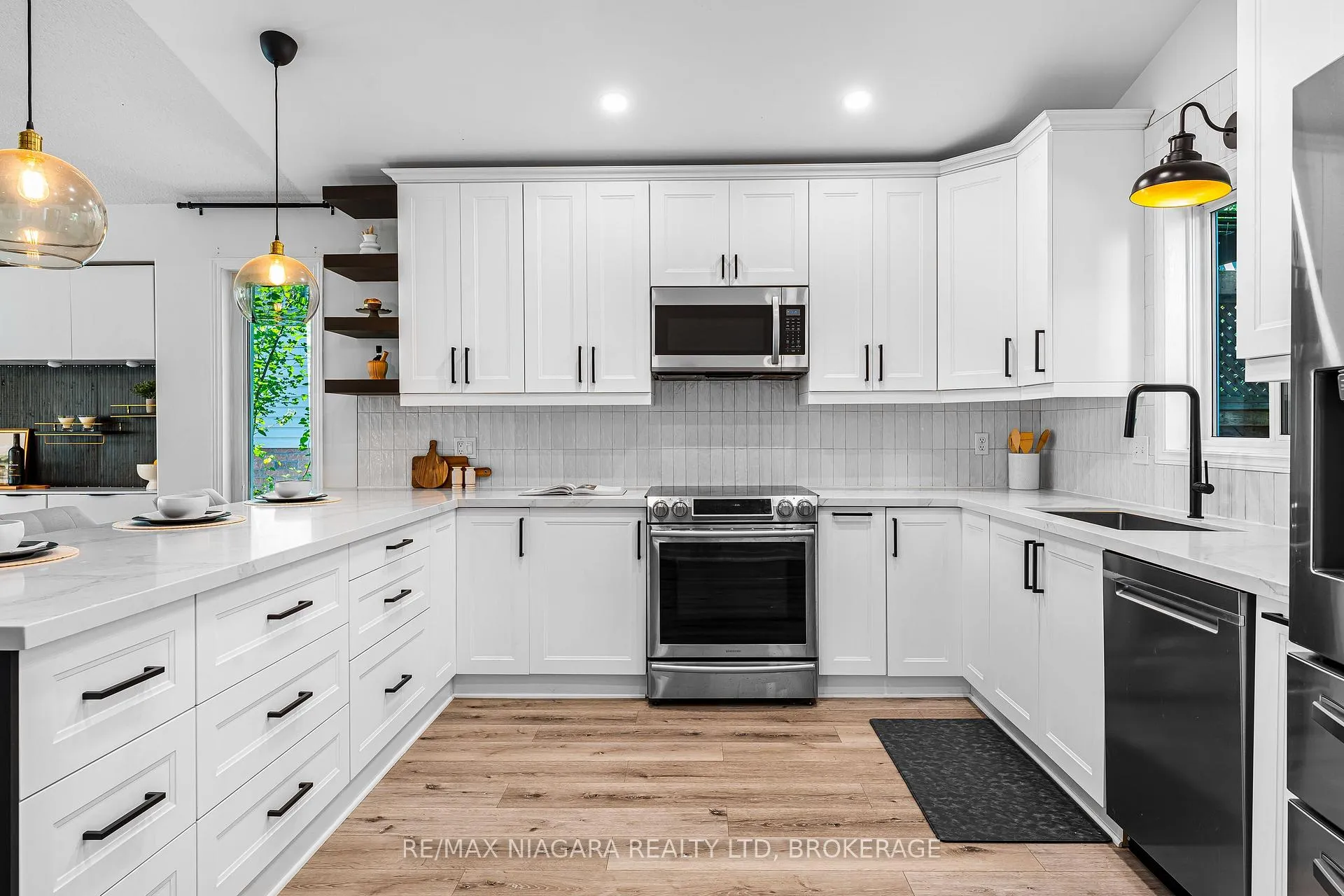 Photo 14 of 113 Foxtail Avenue, Welland, West Welland — HOMEH