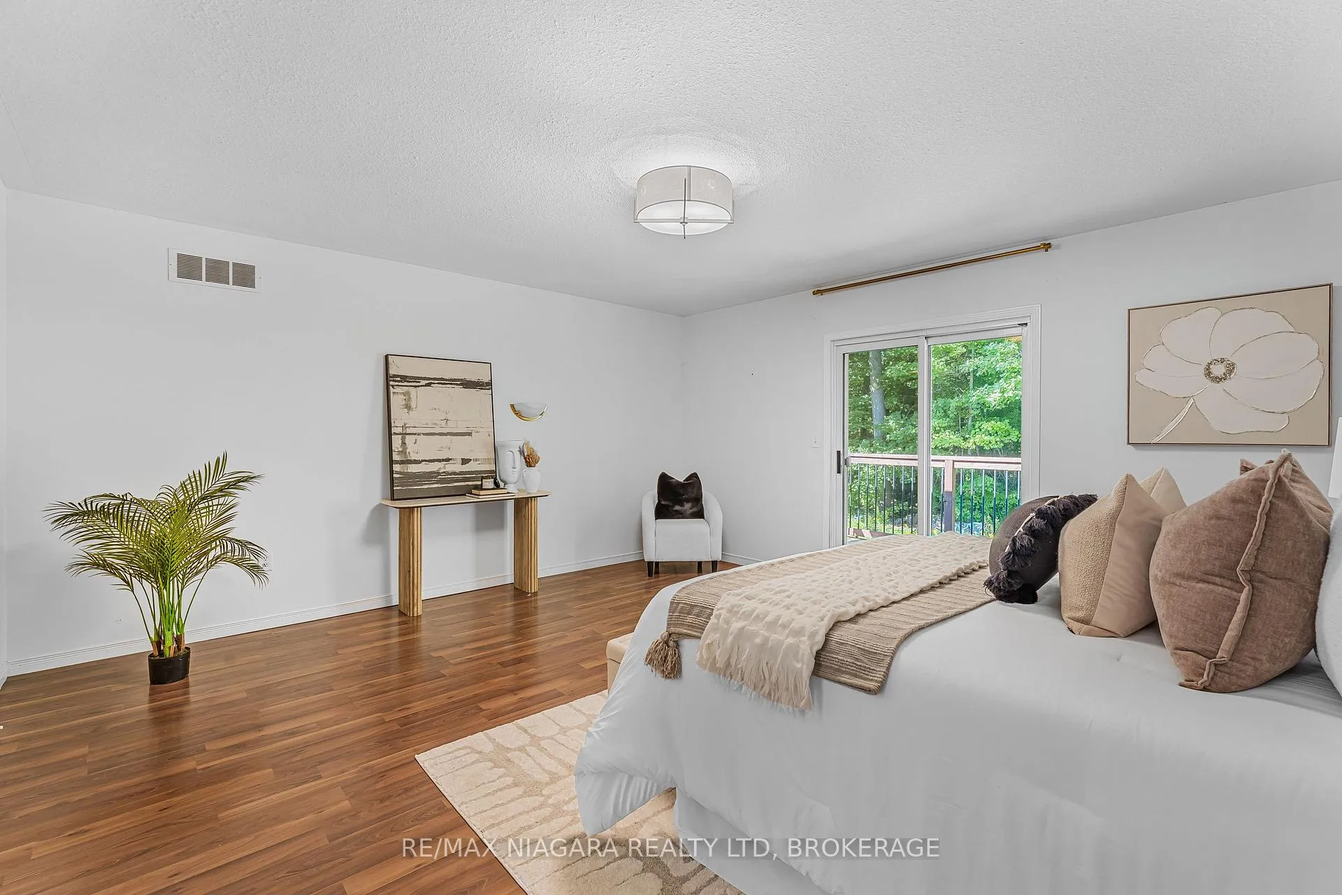Photo 19 of 113 Foxtail Avenue, Welland, West Welland — HOMEH