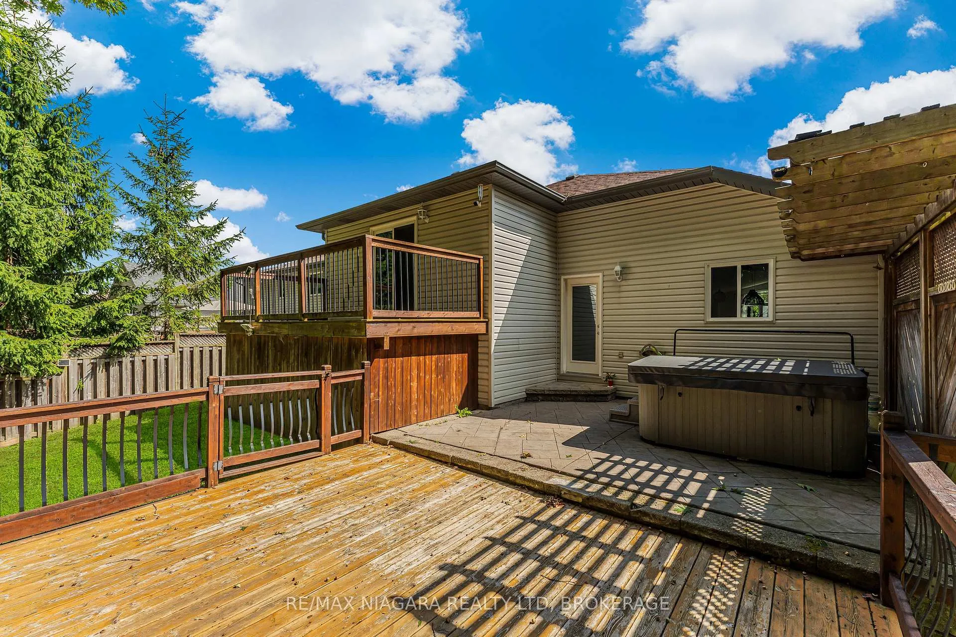 Photo 37 of 113 Foxtail Avenue, Welland, West Welland — HOMEH