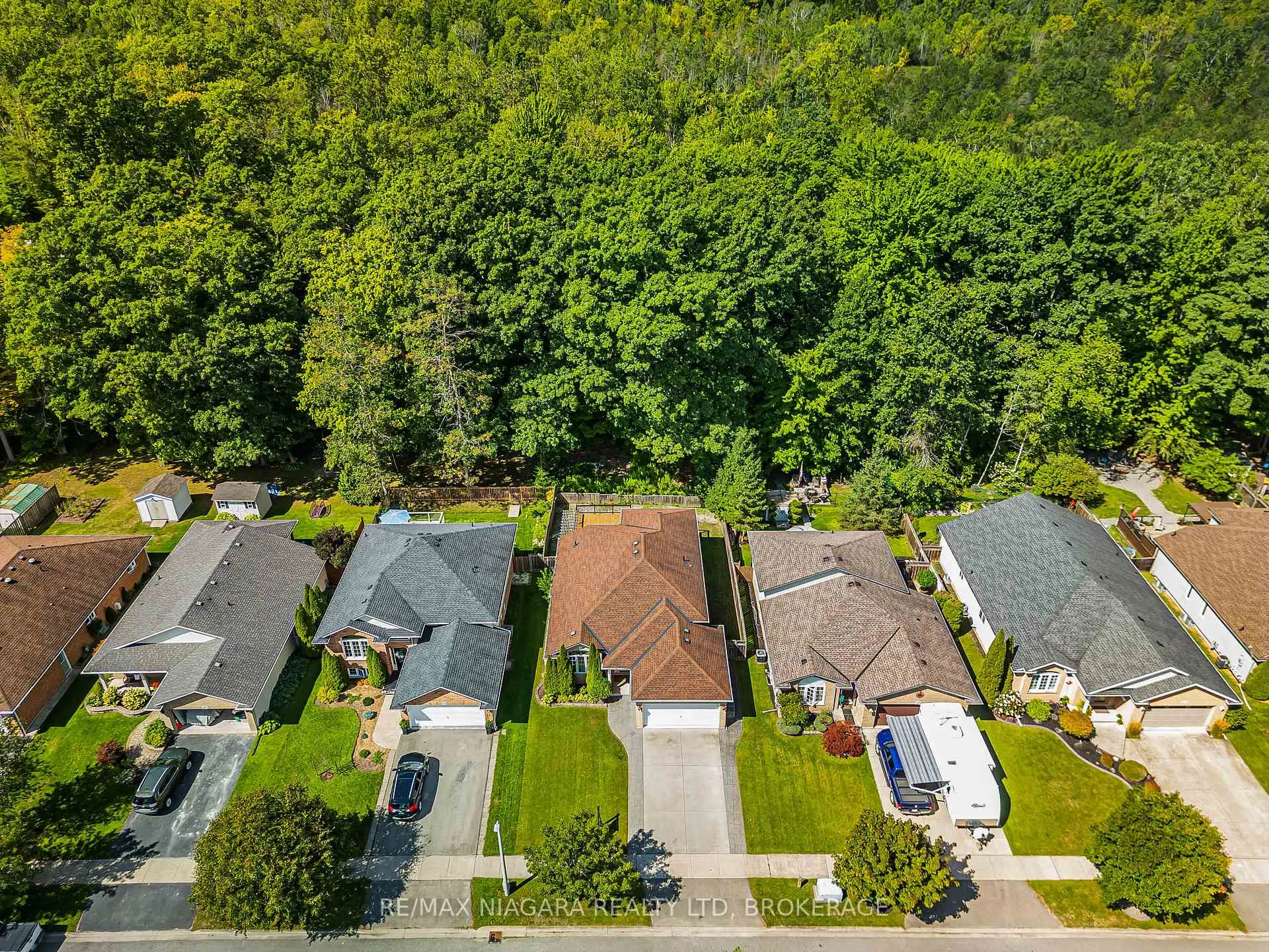 Photo 47 of 113 Foxtail Avenue, Welland, West Welland — HOMEH