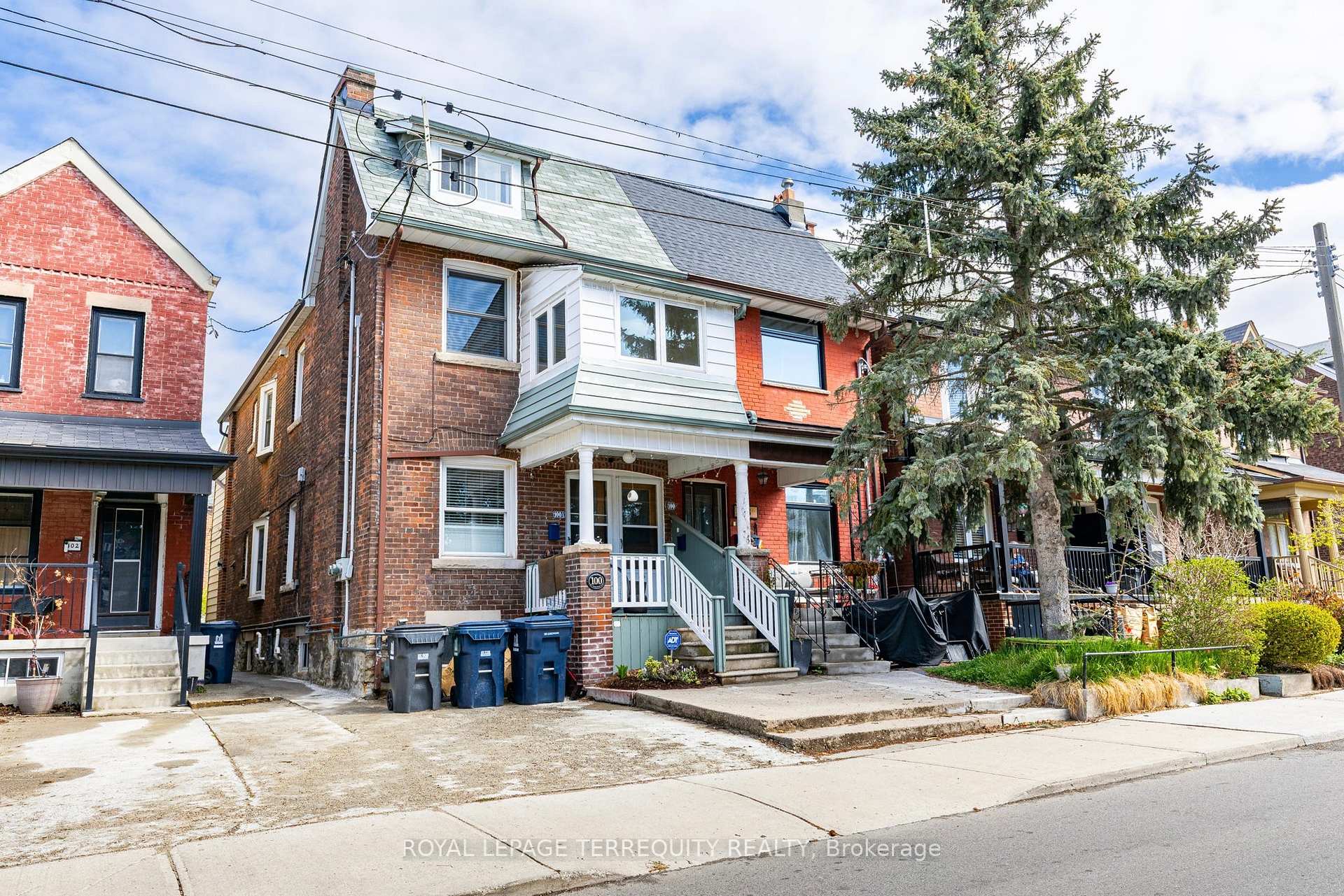 Photo 2 of Unit Upper, 100 Barton Avenue, Toronto, The Annex — HOMEH