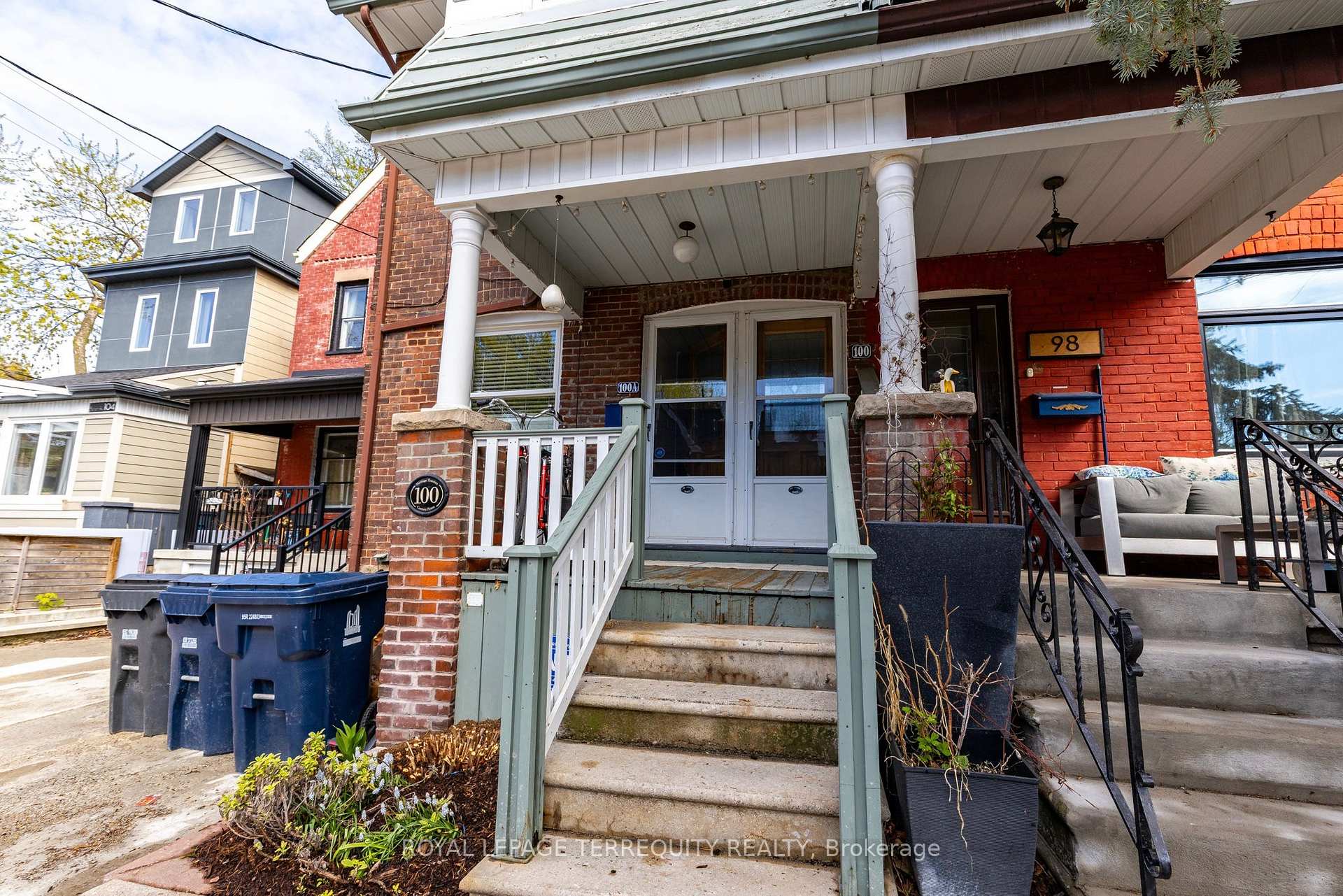 Photo 3 of Unit Upper, 100 Barton Avenue, Toronto, The Annex — HOMEH