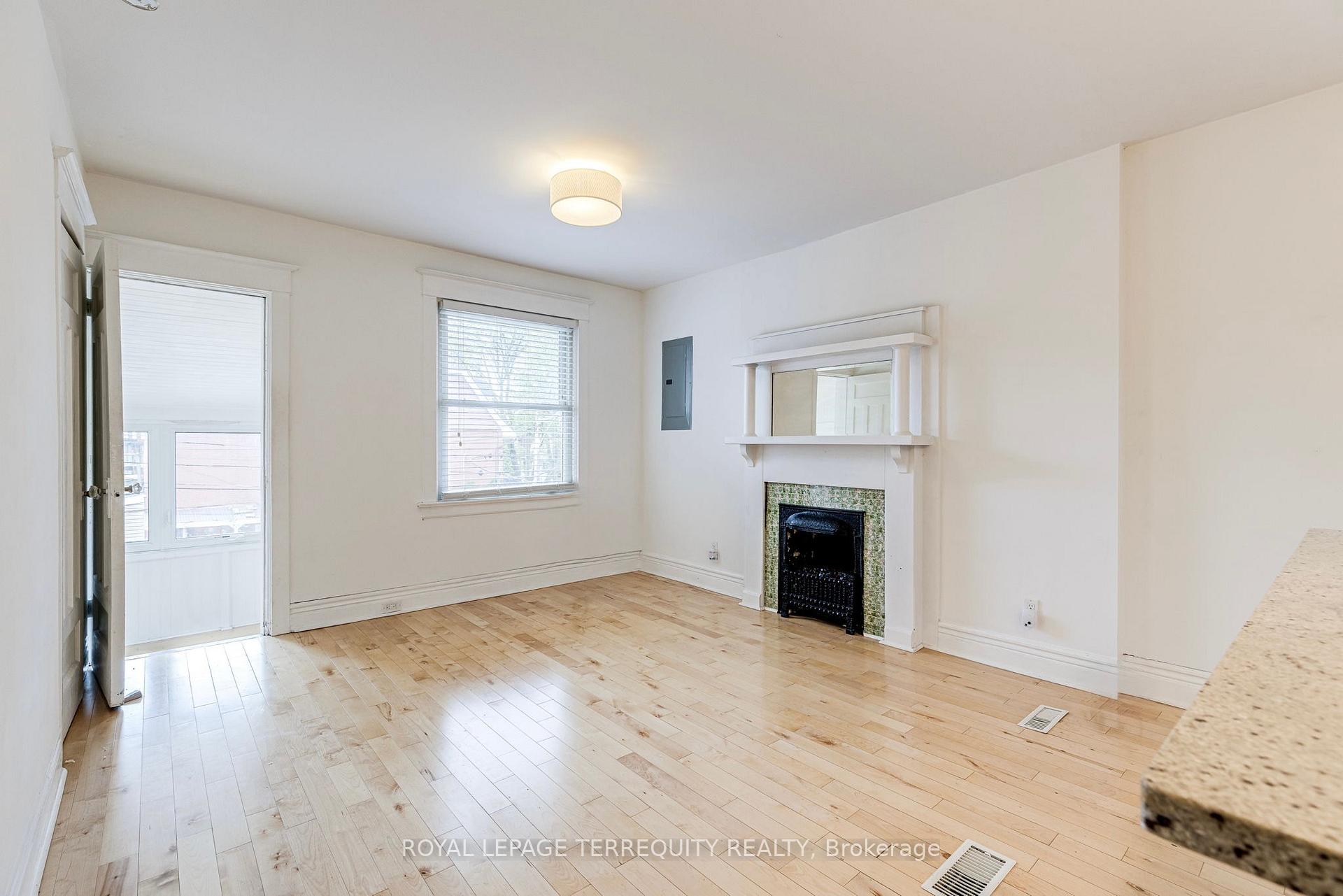 Photo 7 of Unit Upper, 100 Barton Avenue, Toronto, The Annex — HOMEH
