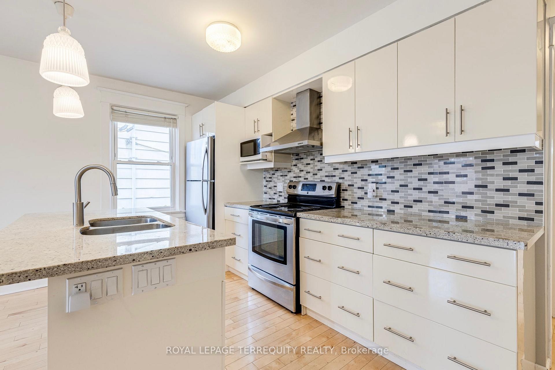 Photo 9 of Unit Upper, 100 Barton Avenue, Toronto, The Annex — HOMEH