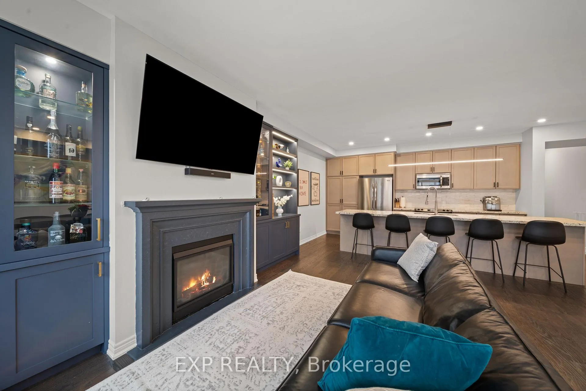 Photo 9 of 82 Gower Drive, Aurora, Rural Aurora — HOMEH