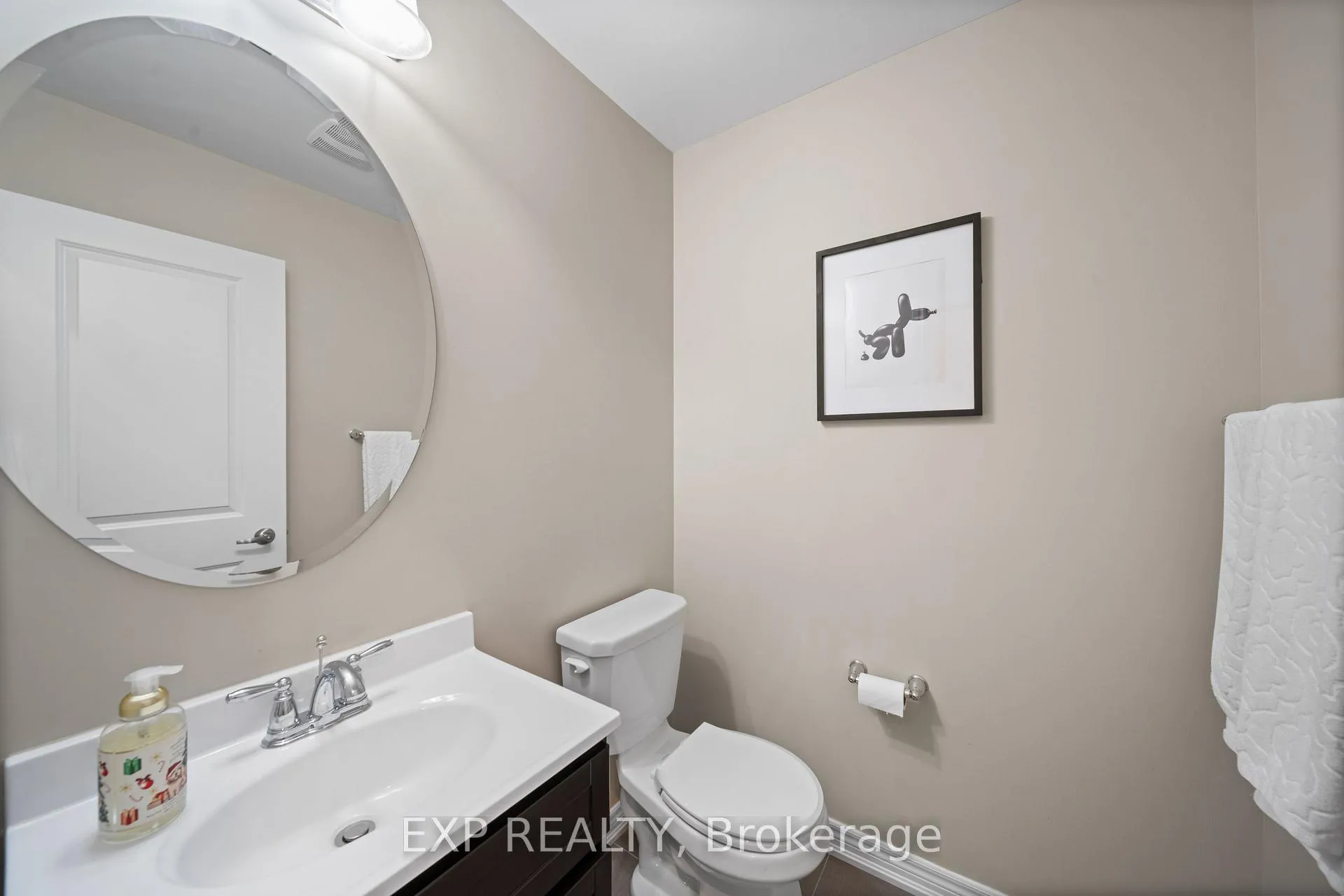 Photo 12 of 82 Gower Drive, Aurora, Rural Aurora — HOMEH