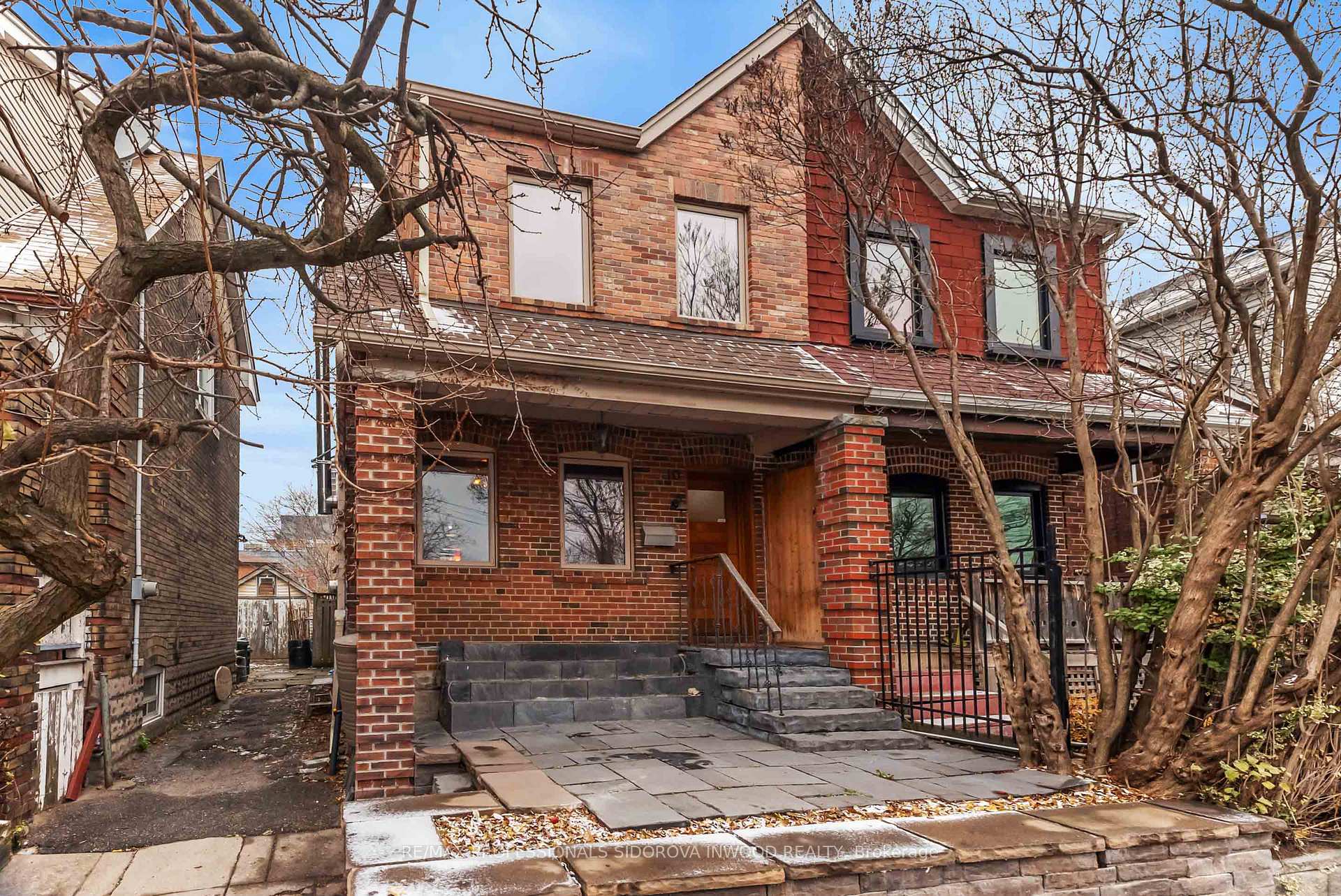 Photo 2 of 10 St David Street, Toronto, Regent Park — HOMEH