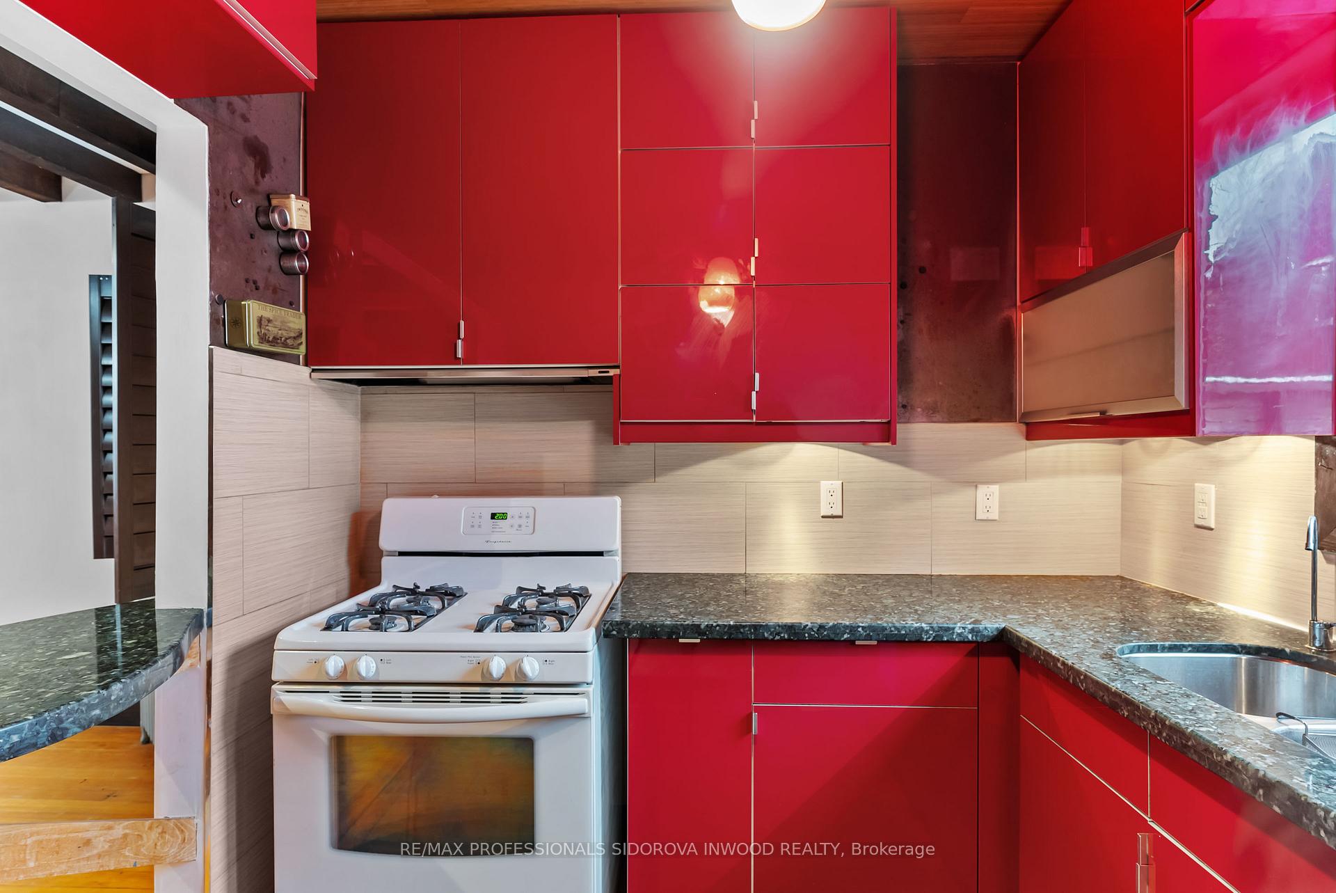 Photo 6 of 10 St David Street, Toronto, Regent Park — HOMEH