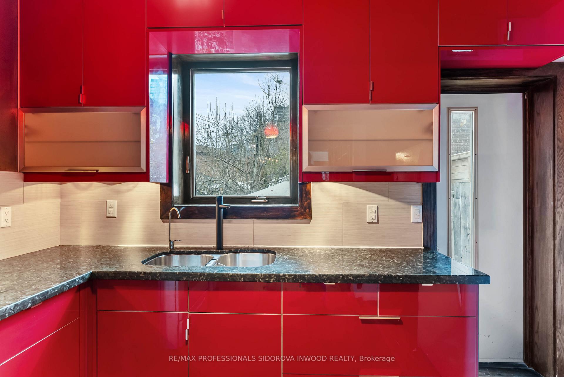 Photo 8 of 10 St David Street, Toronto, Regent Park — HOMEH