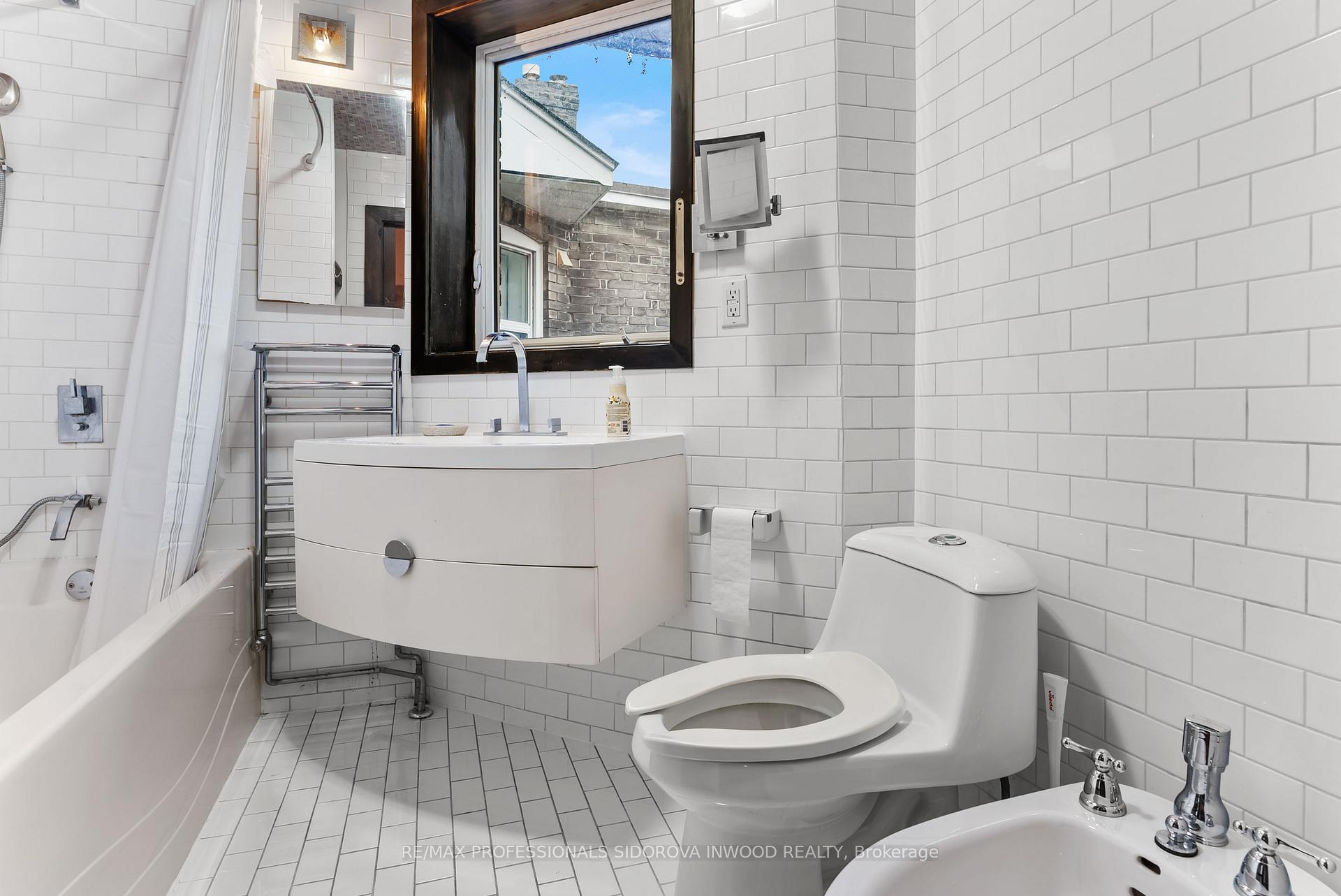 Photo 15 of 10 St David Street, Toronto, Regent Park — HOMEH