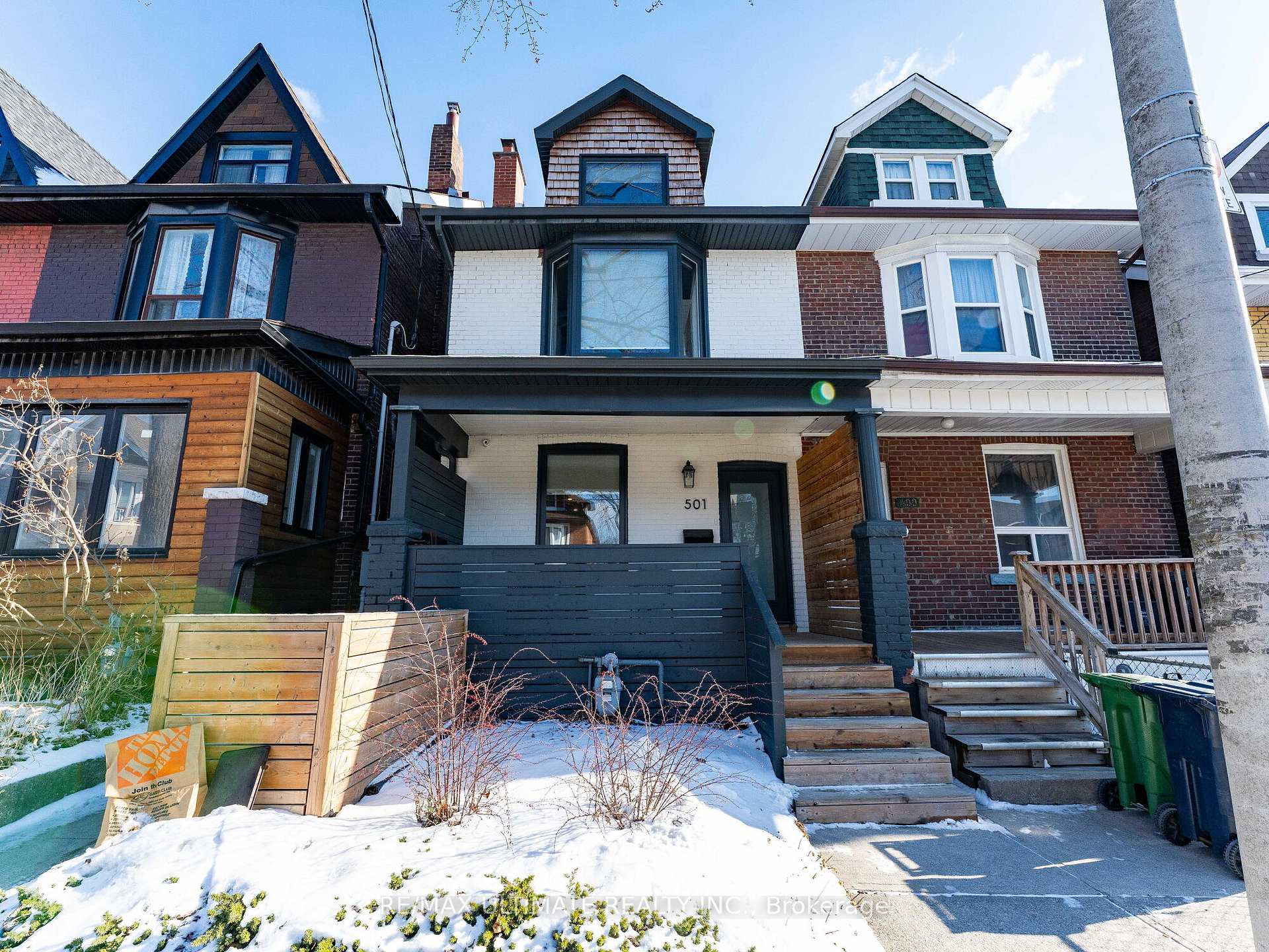Front of Unit Lower Level, 501B Carlaw Avenue
