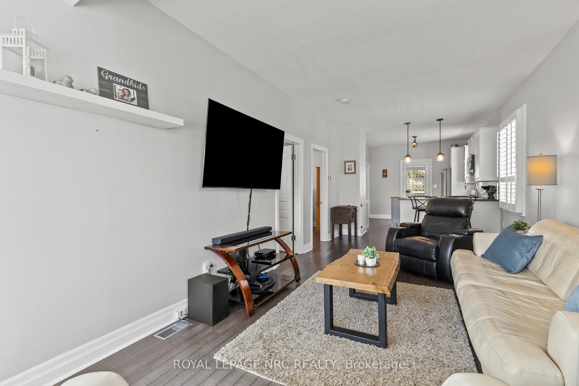 Photo 10 of 30 Ann Street, Thorold, Thorold Downtown — HOMEH
