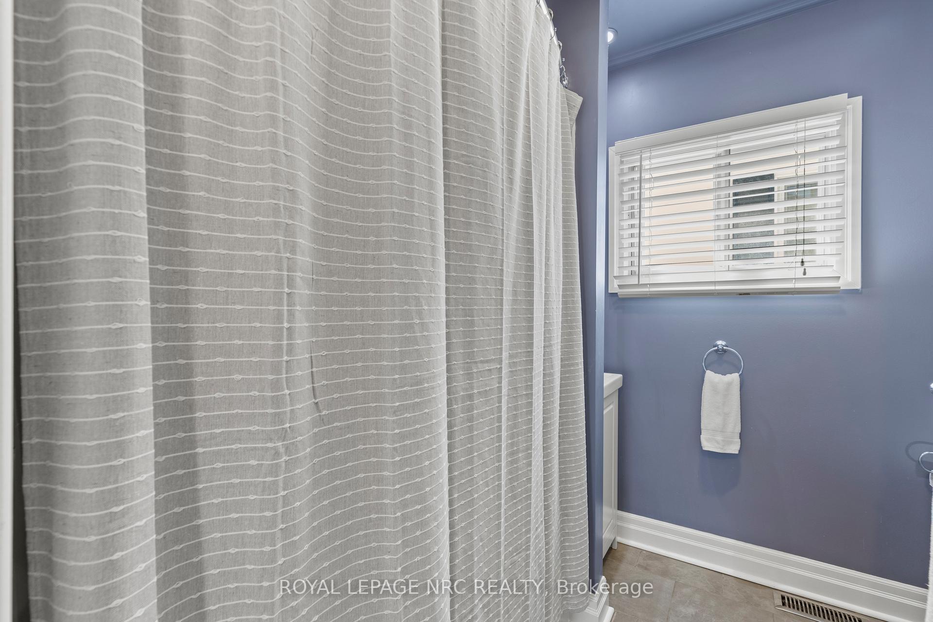 Photo 21 of 30 Ann Street, Thorold, Thorold Downtown — HOMEH