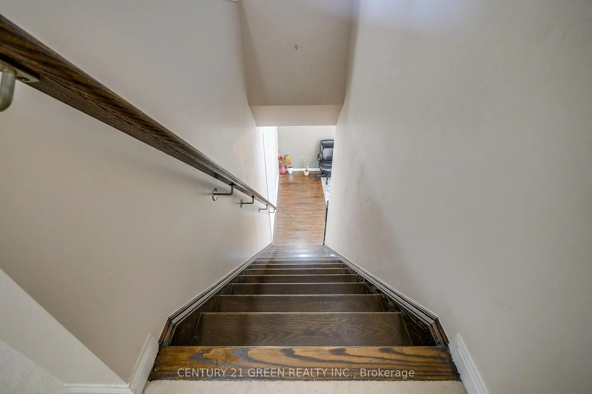 Photo 13 of 330 Schreyer Crescent, Milton, Harrison — HOMEH