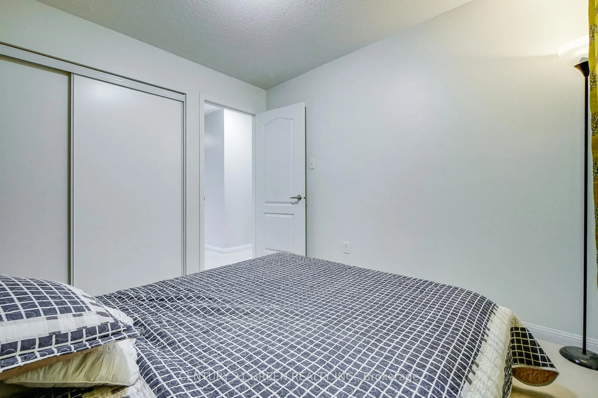 Photo 14 of 330 Schreyer Crescent, Milton, Harrison — HOMEH
