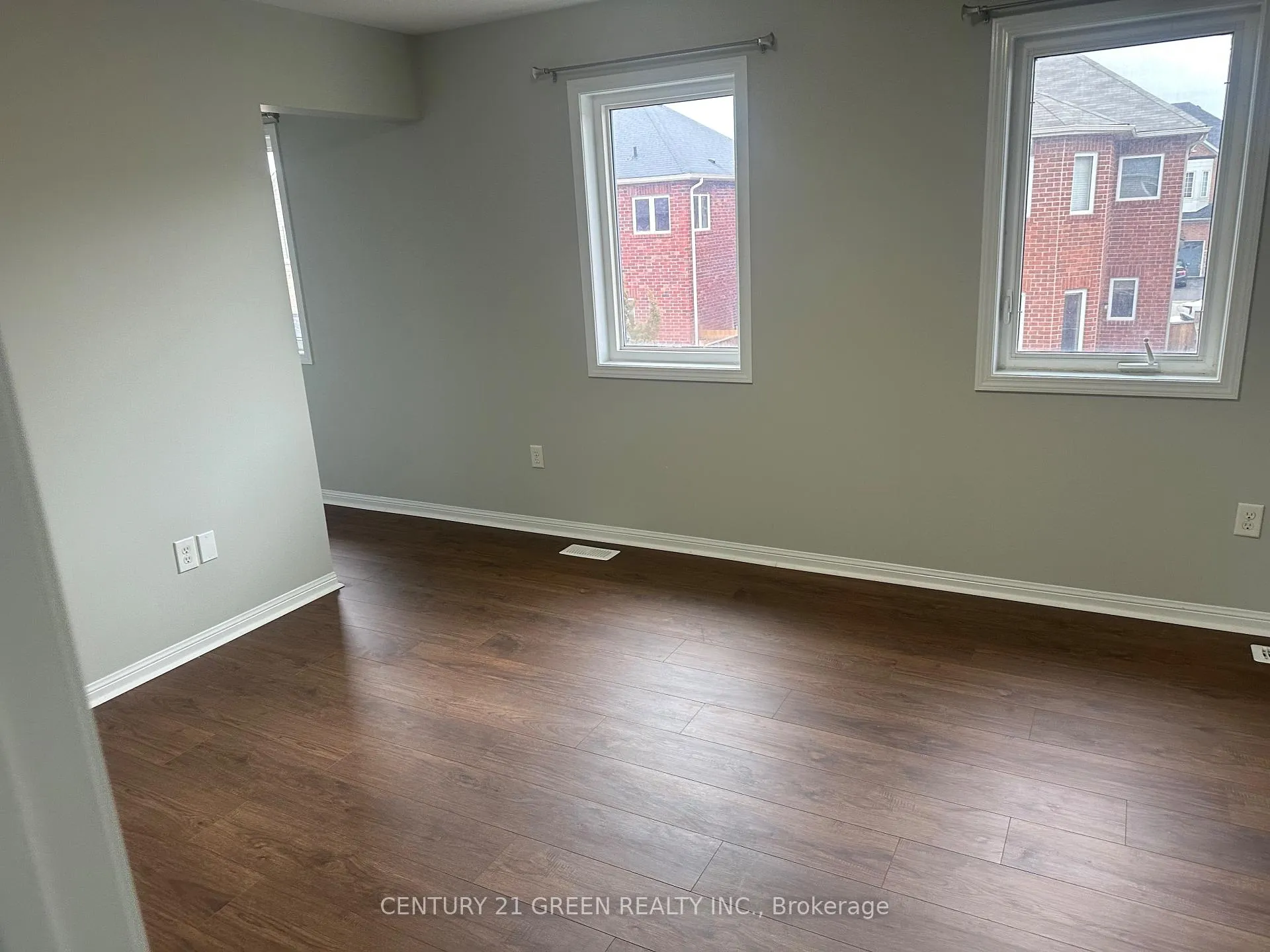 Photo 15 of 330 Schreyer Crescent, Milton, Harrison — HOMEH