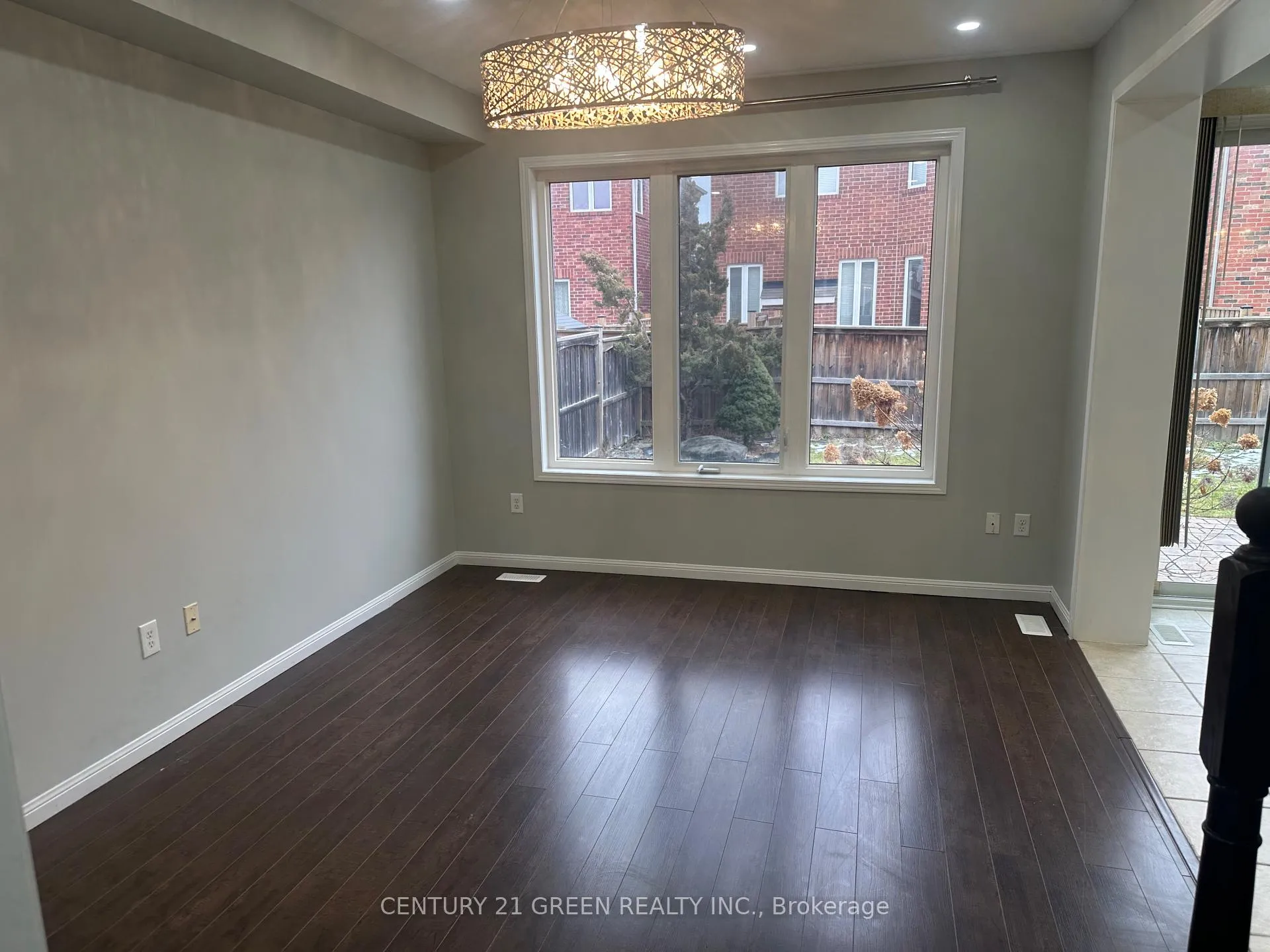 Photo 16 of 330 Schreyer Crescent, Milton, Harrison — HOMEH