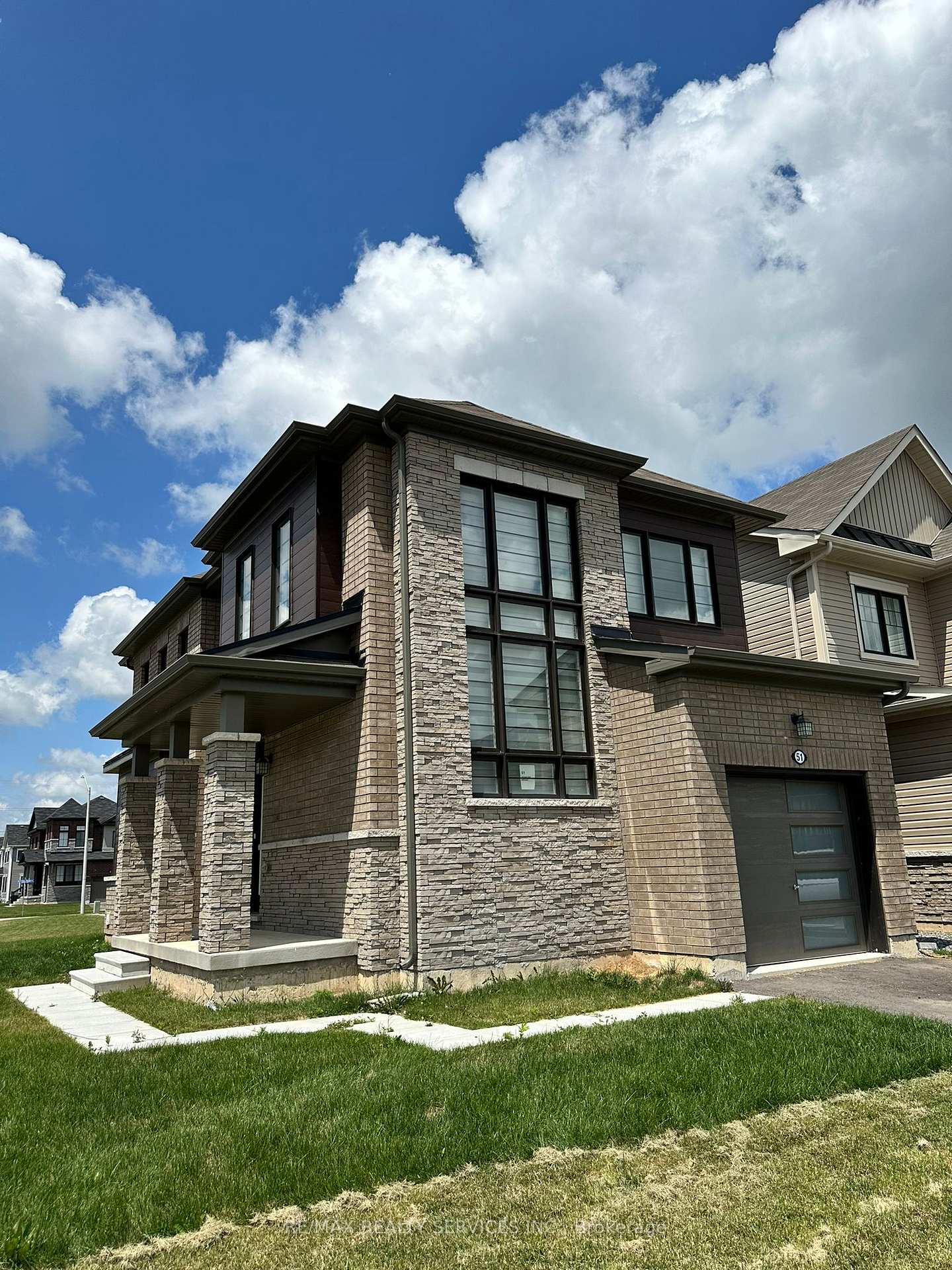 Photo 2 of 51 Sugar May Avenue E, Thorold, Rolling Meadows — HOMEH