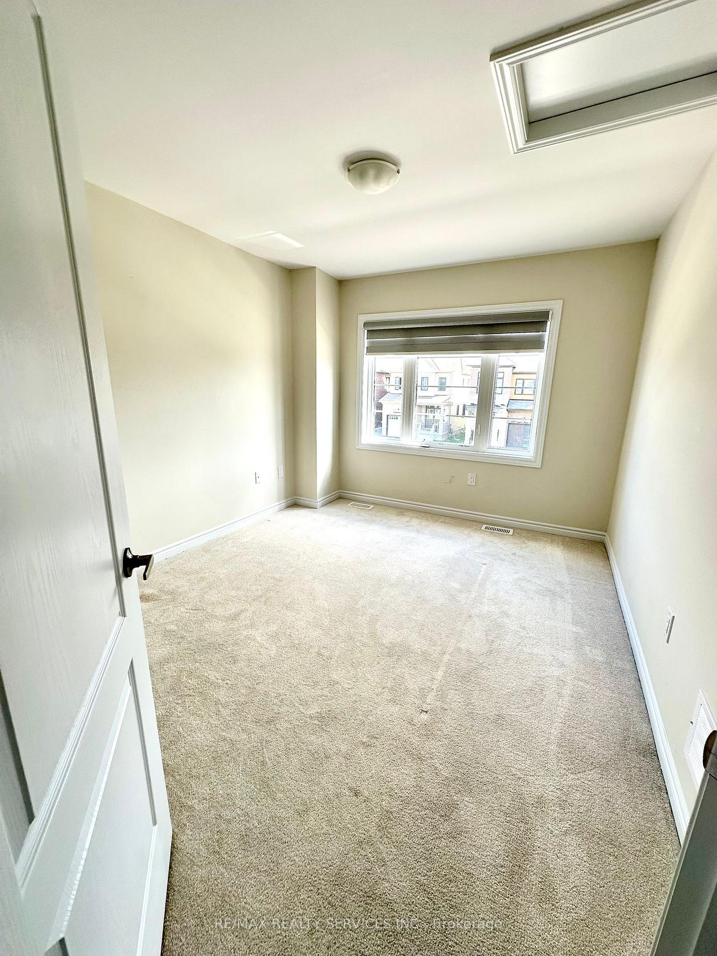 Photo 10 of 51 Sugar May Avenue E, Thorold, Rolling Meadows — HOMEH