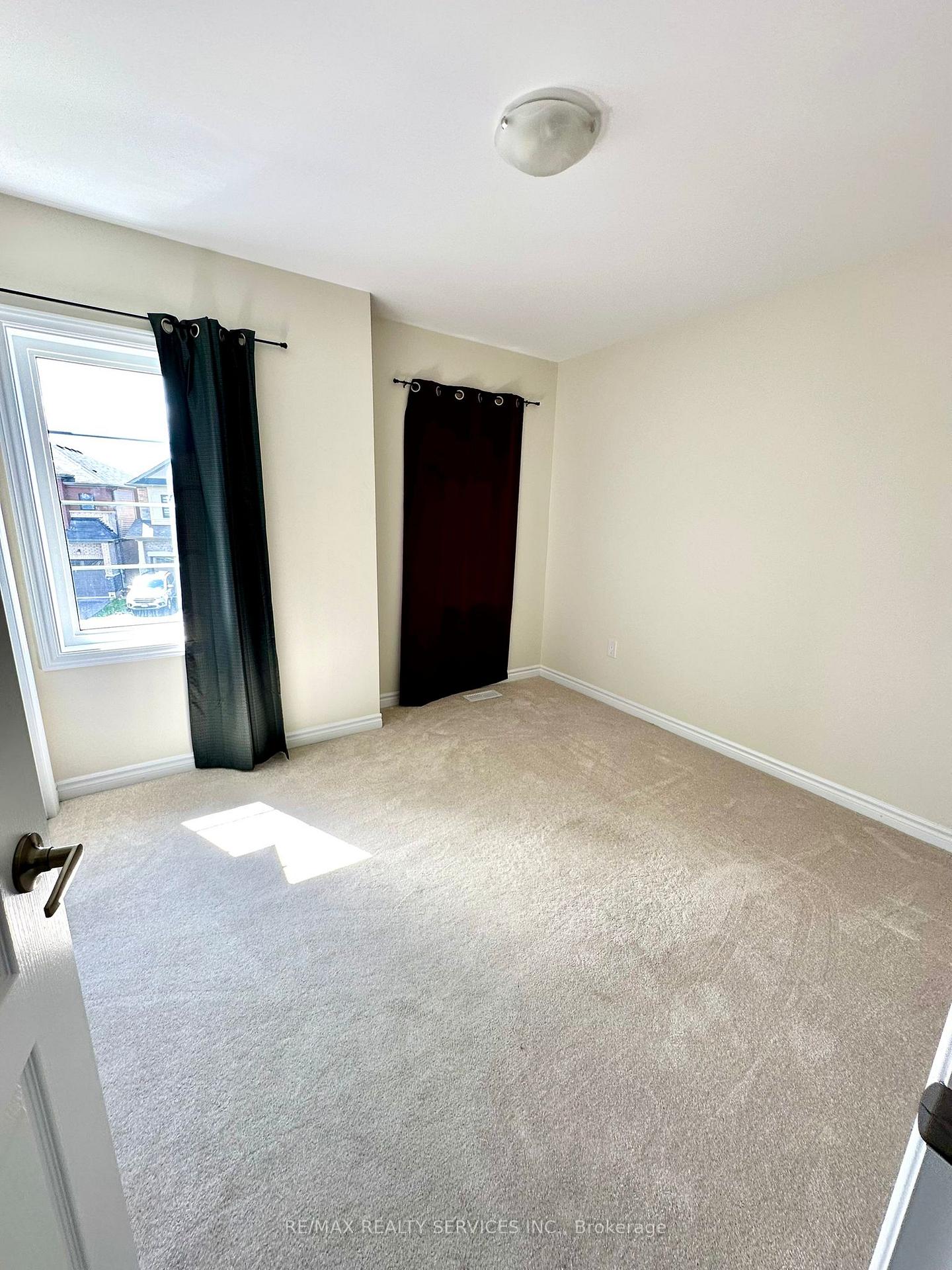 Photo 11 of 51 Sugar May Avenue E, Thorold, Rolling Meadows — HOMEH