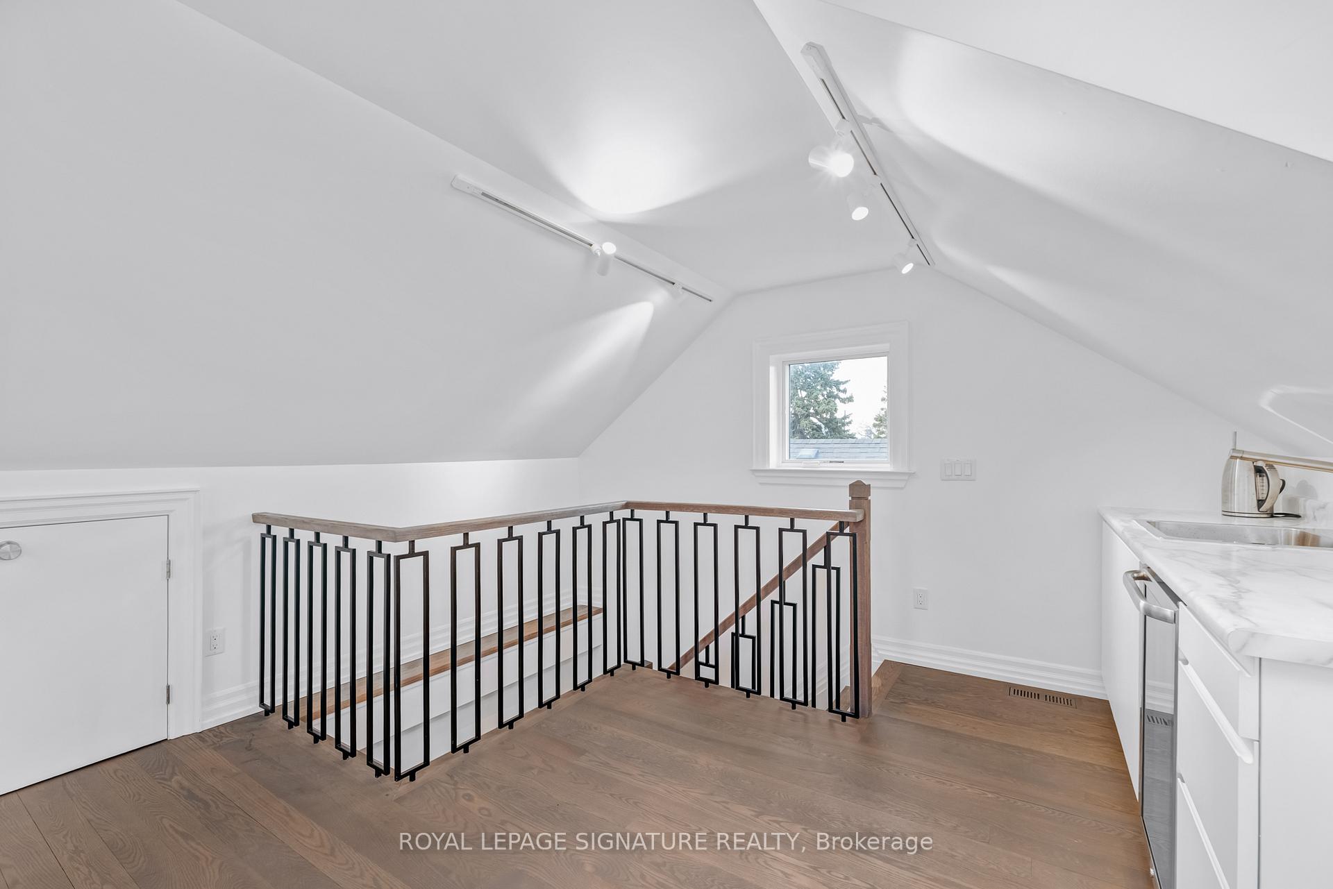 Photo 24 of 37 Fairside Avenue, Toronto, Danforth Village-East York — HOMEH