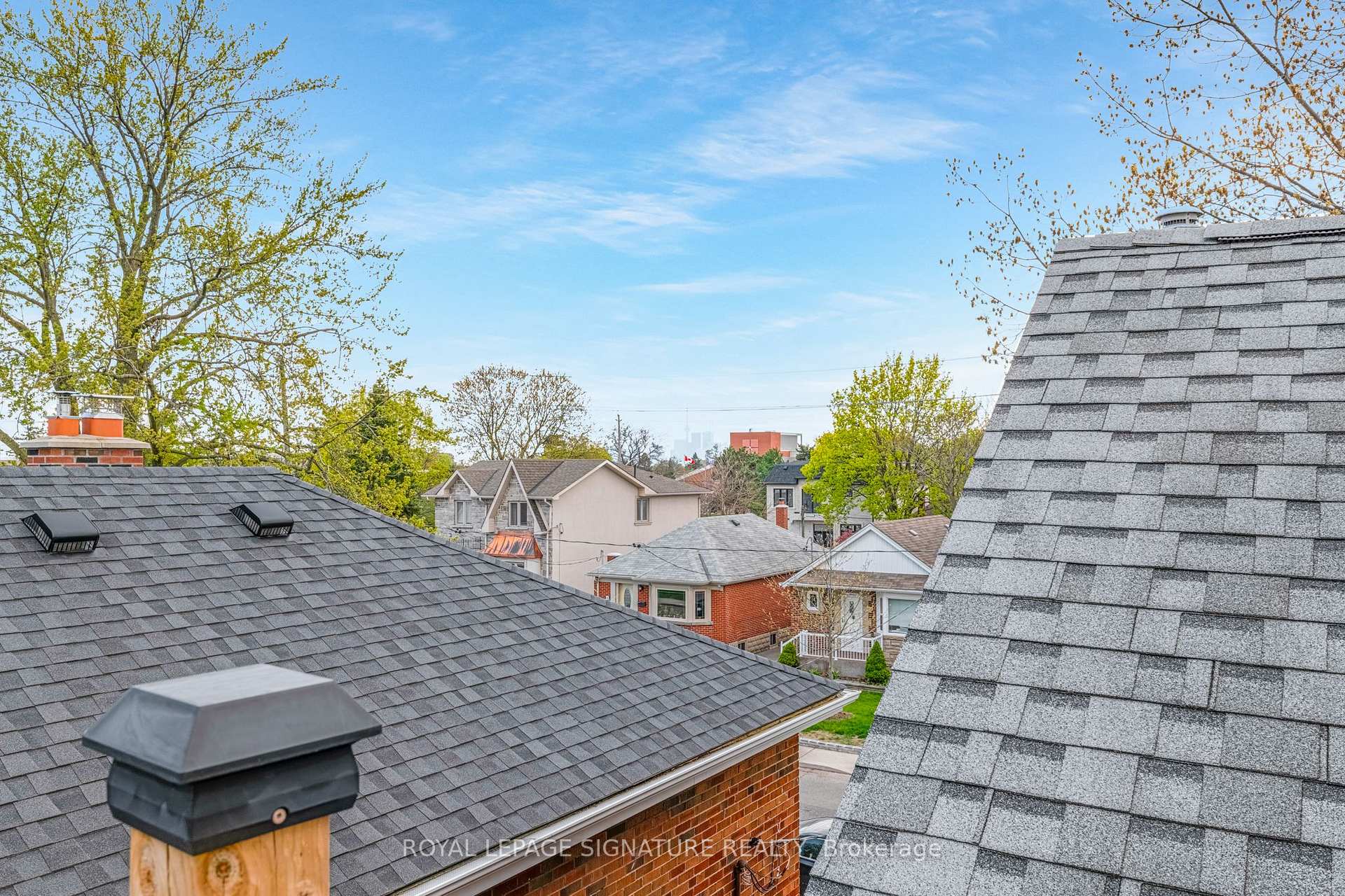 Photo 32 of 37 Fairside Avenue, Toronto, Danforth Village-East York — HOMEH