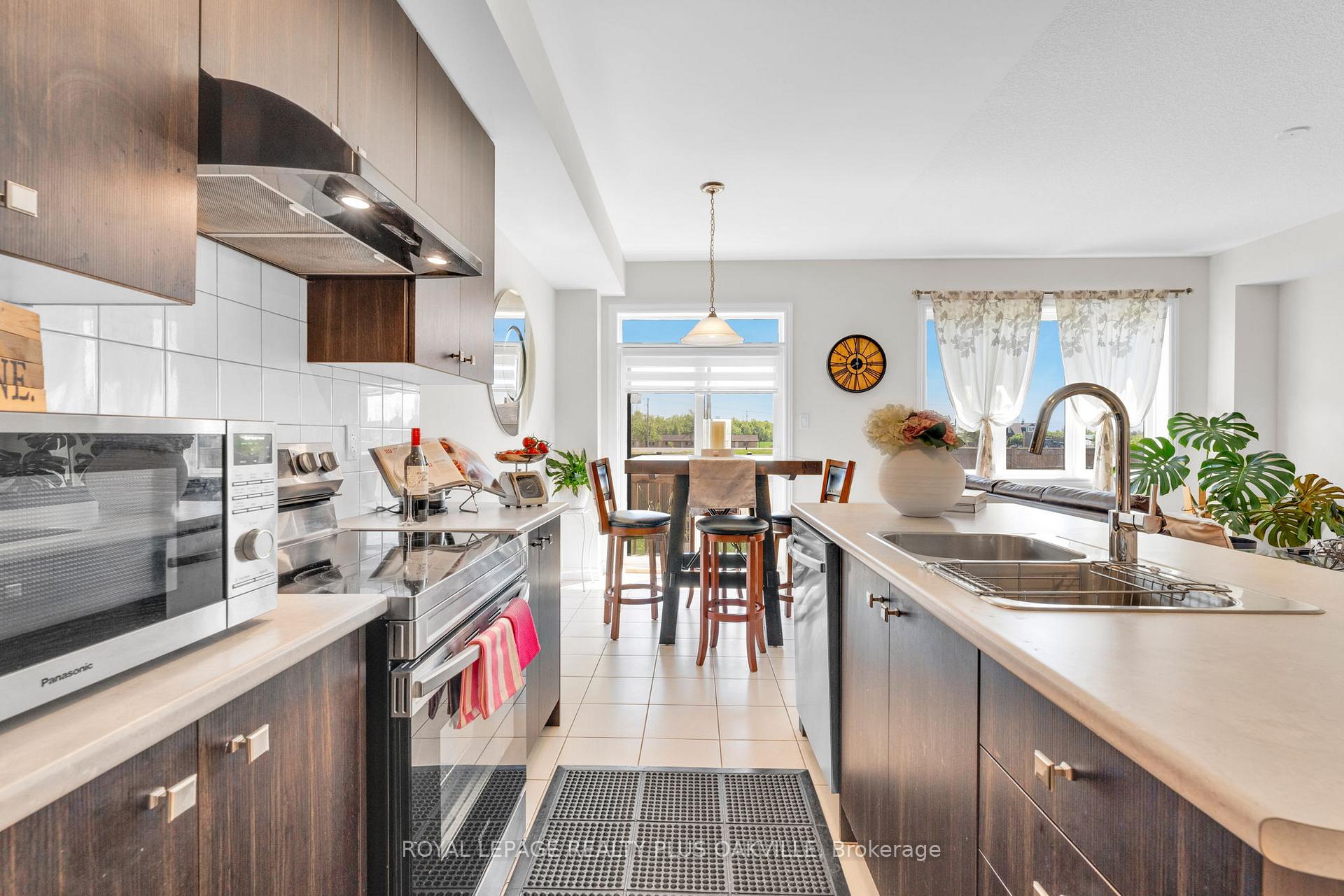 Photo 12 of 212 Explorer Way, Thorold, Rolling Meadows — HOMEH