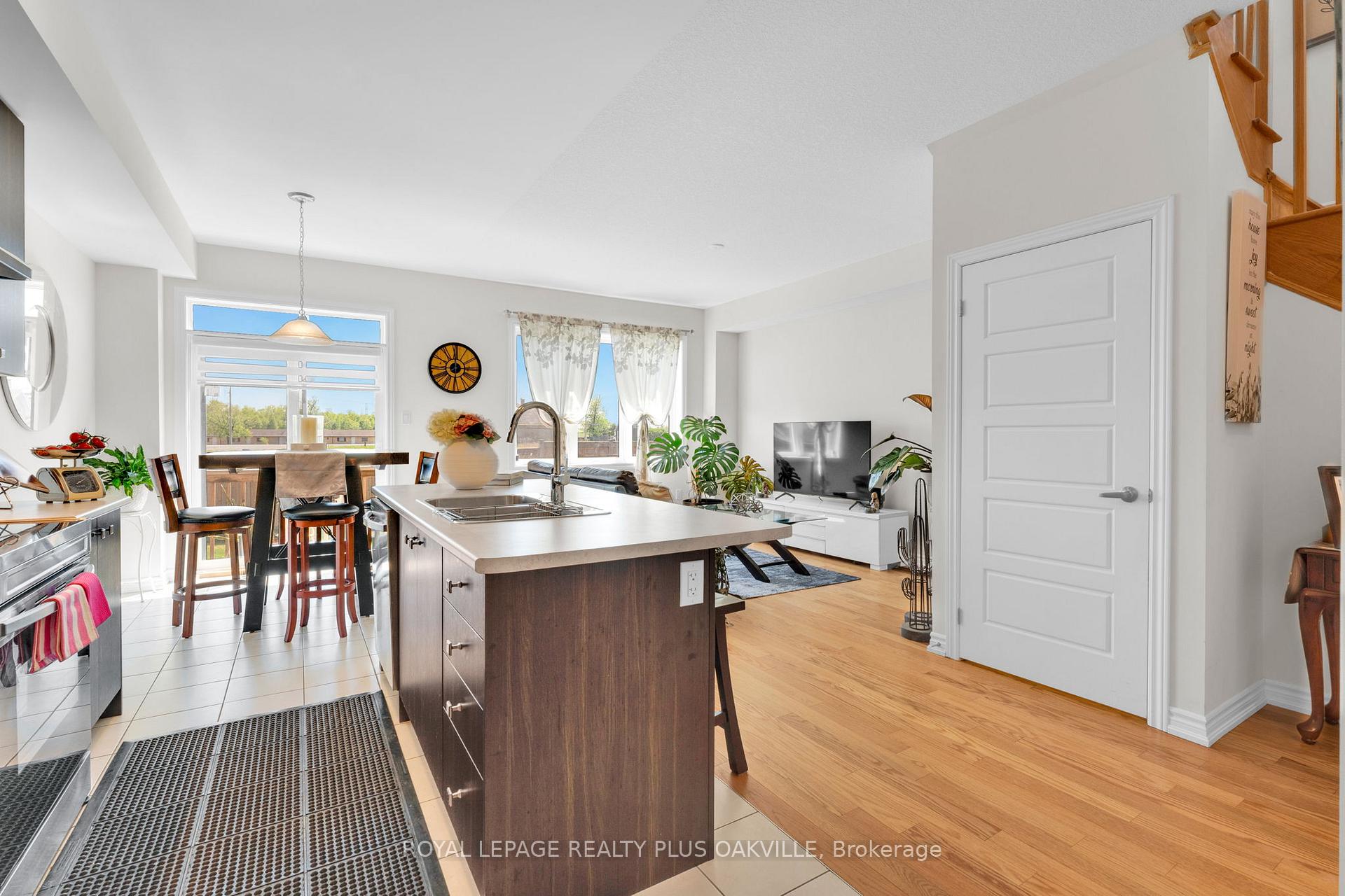Photo 13 of 212 Explorer Way, Thorold, Rolling Meadows — HOMEH