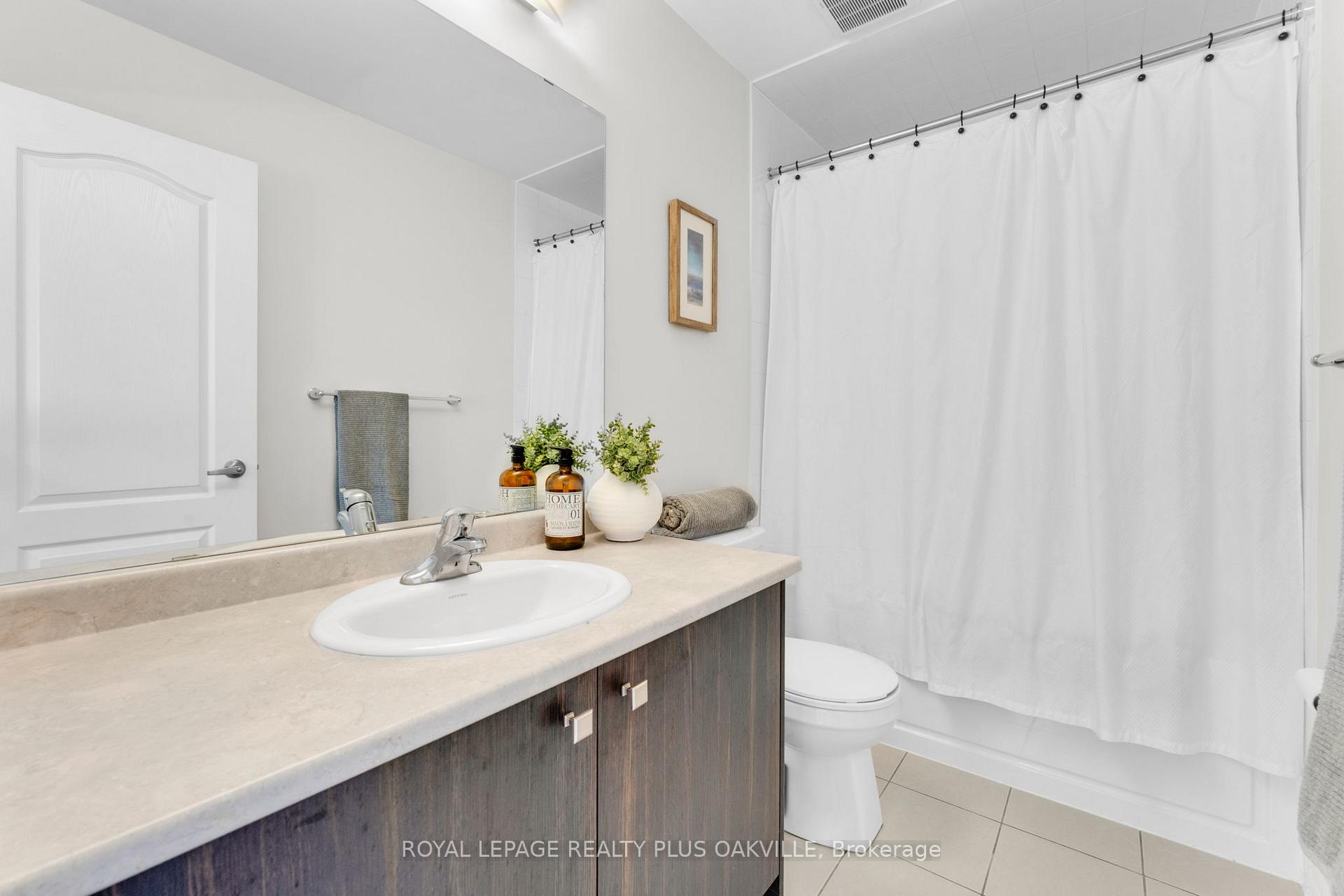 Photo 32 of 212 Explorer Way, Thorold, Rolling Meadows — HOMEH